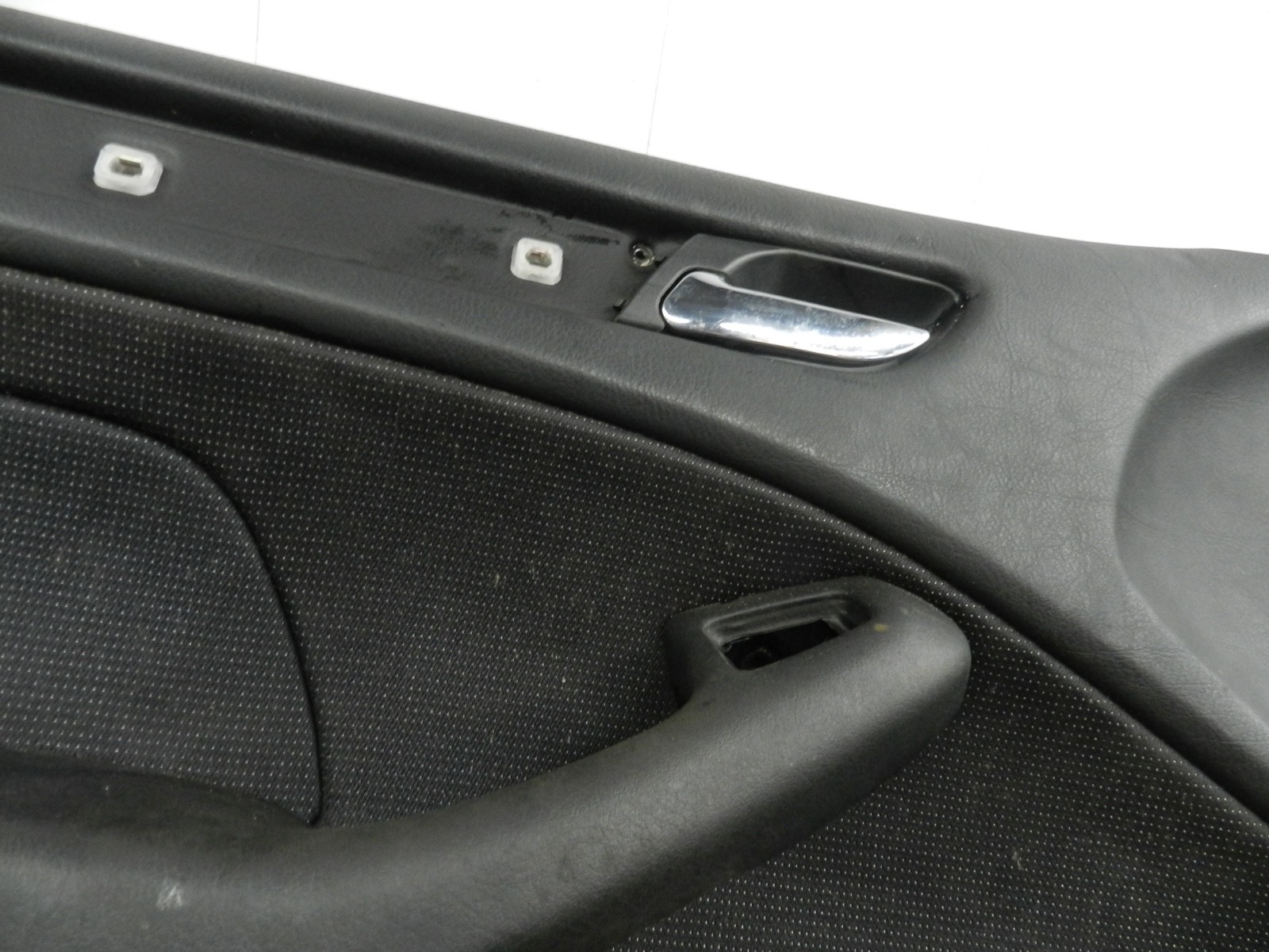 176. 2001 BMW 330D E46. PASSENGER SIDE FRONT DOOR CARD PANEL - Image 4