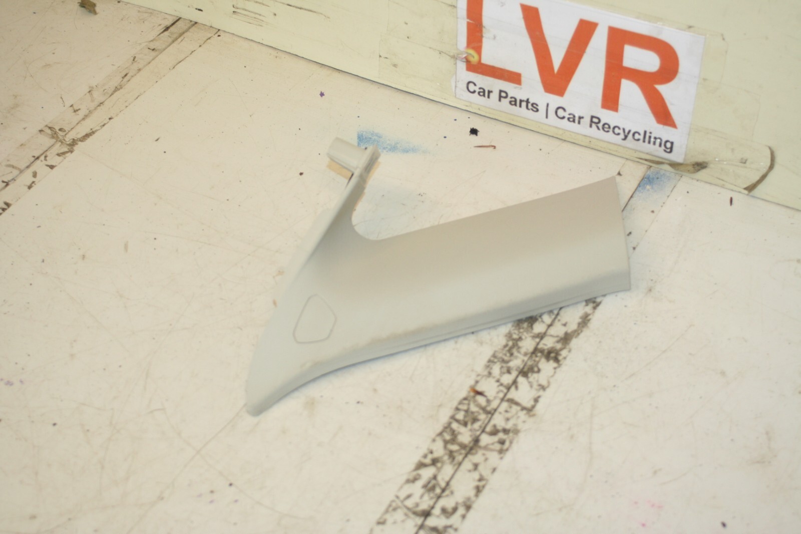 (6B) 2013 FORD FOCUS 1.0 ECOBOOST. OFF SIDE DRIVER SIDE REAR PILLAR TRIM