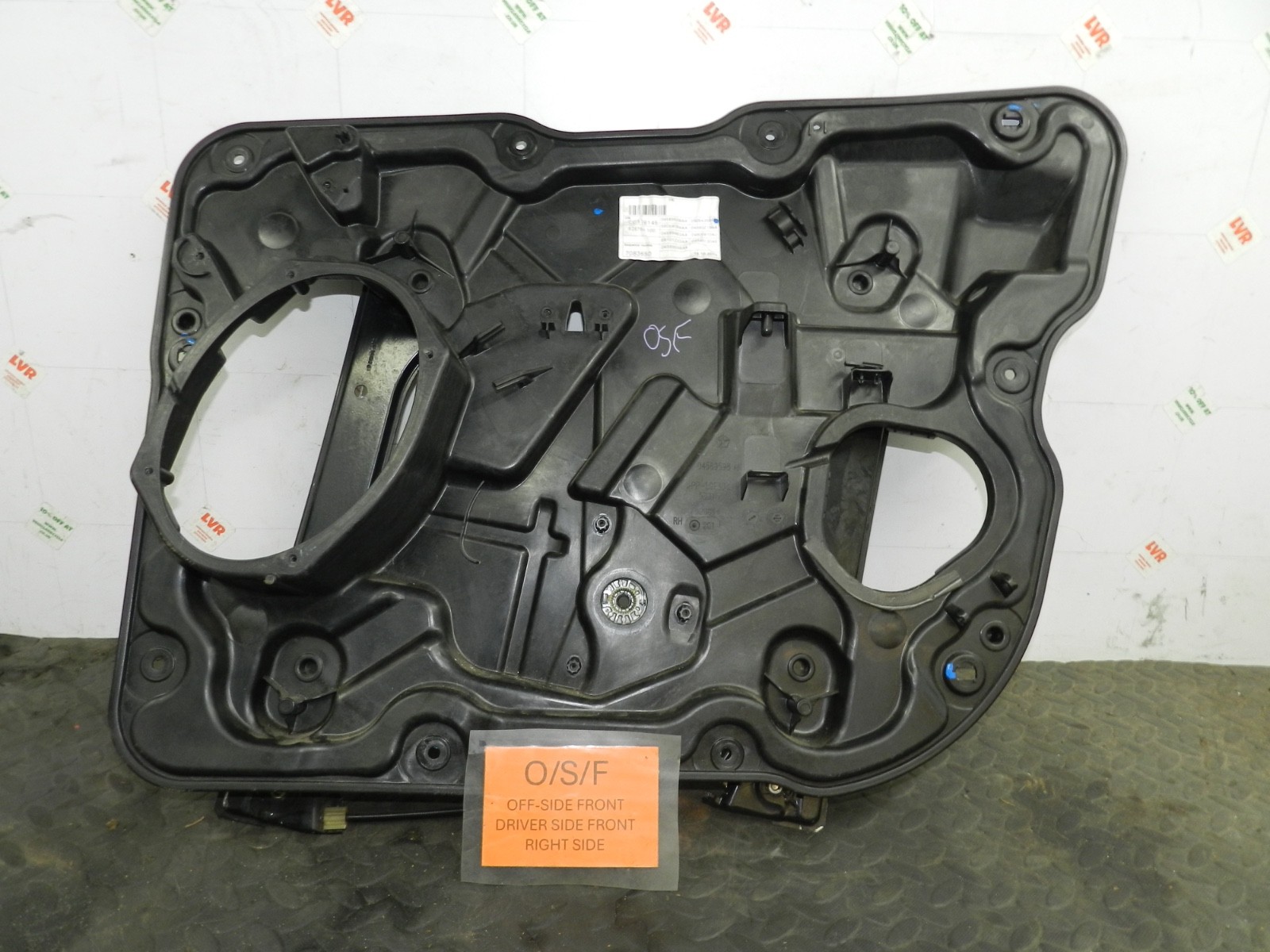 172. 2011 JEEP GRAND CHEROKEE MK4 WK2. DRIVER FRONT DOOR WINDOW REGULATOR PANEL
