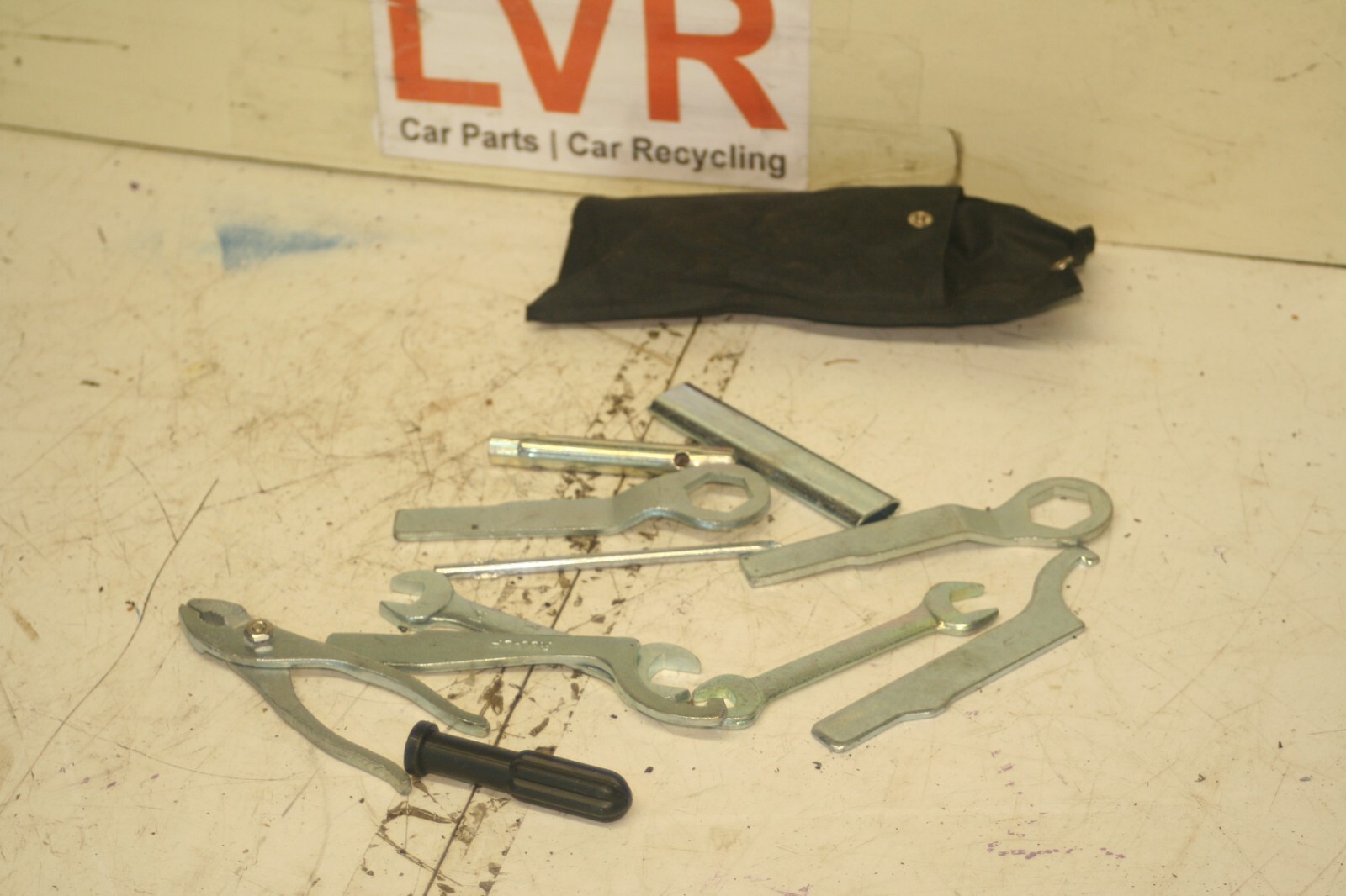 2020 KAWASAKI NINJA 125 CC. EMERGENCY TOOLS ROLL