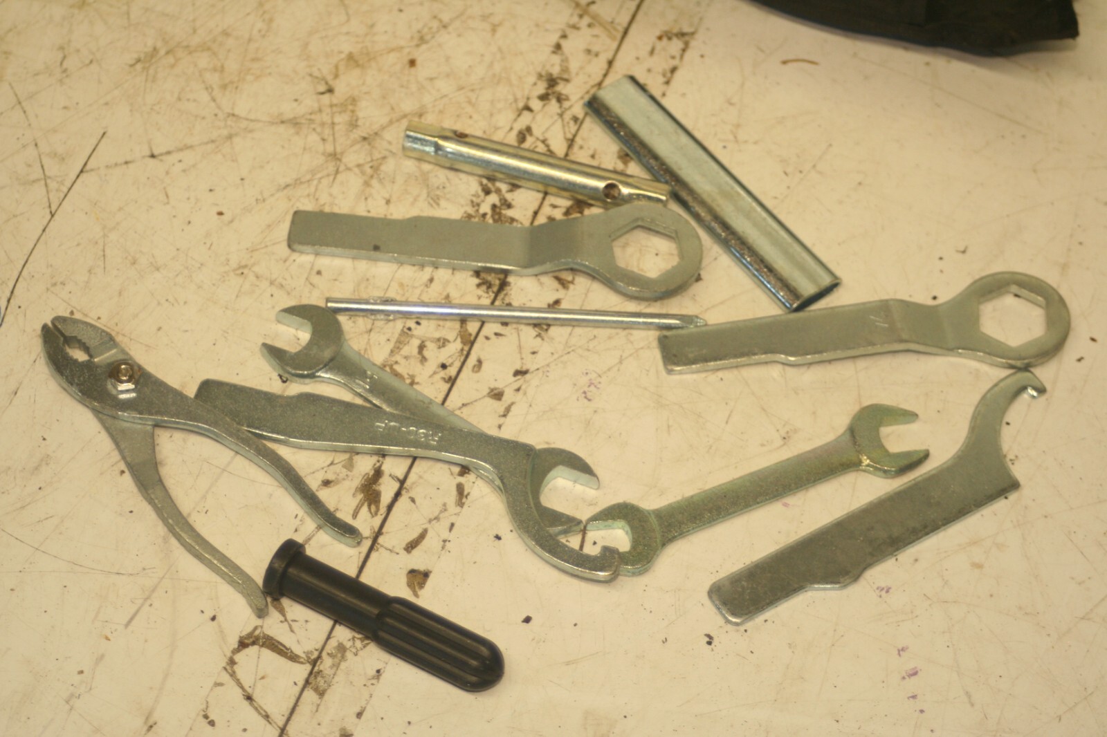 2020 KAWASAKI NINJA 125 CC. EMERGENCY TOOLS ROLL - Image 2