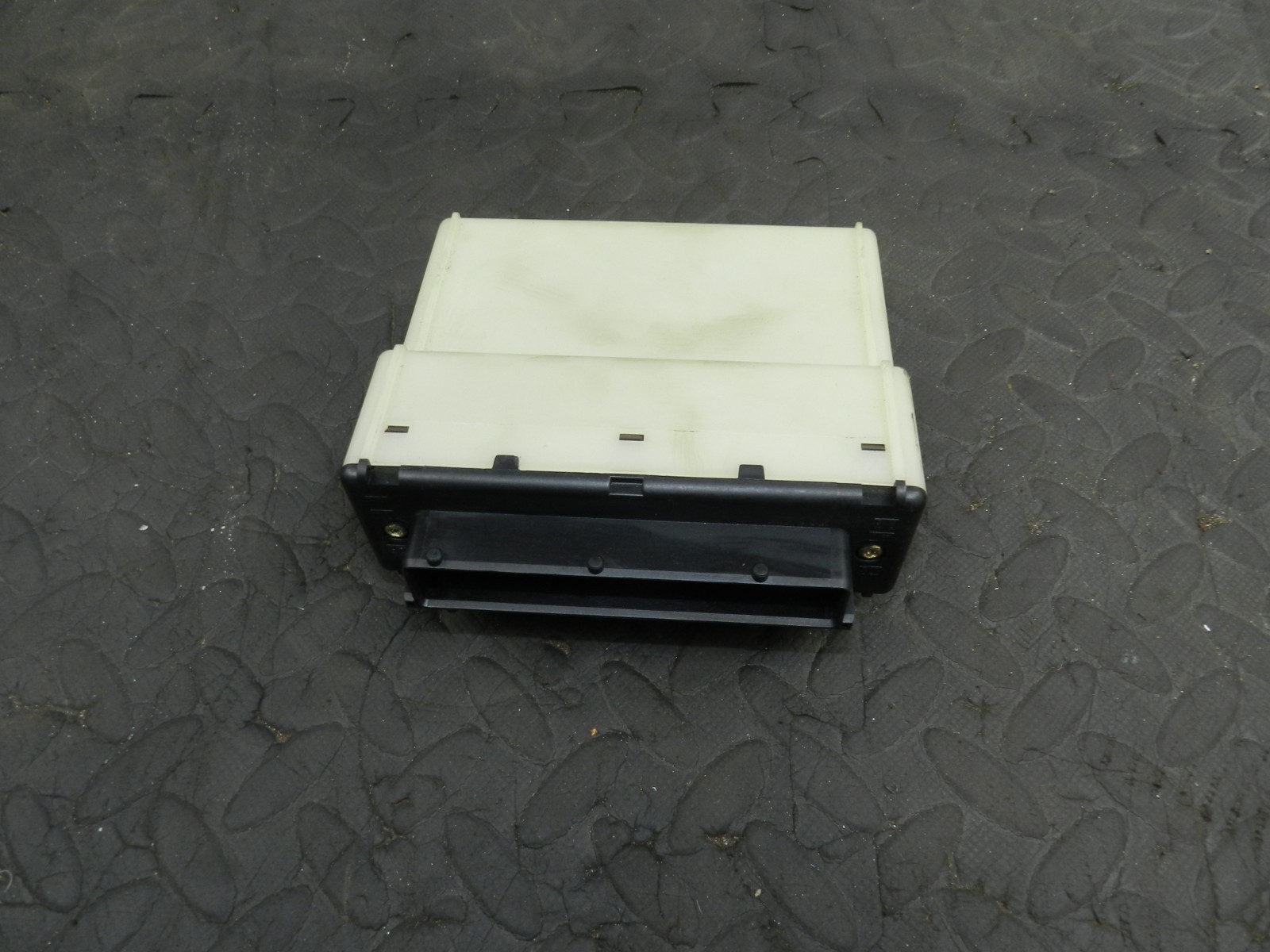 177. 2000 SAAB 9-3 CONVERTIBLE YS3D. 5040001 ECU MODULE COMFORT BODY UNIT