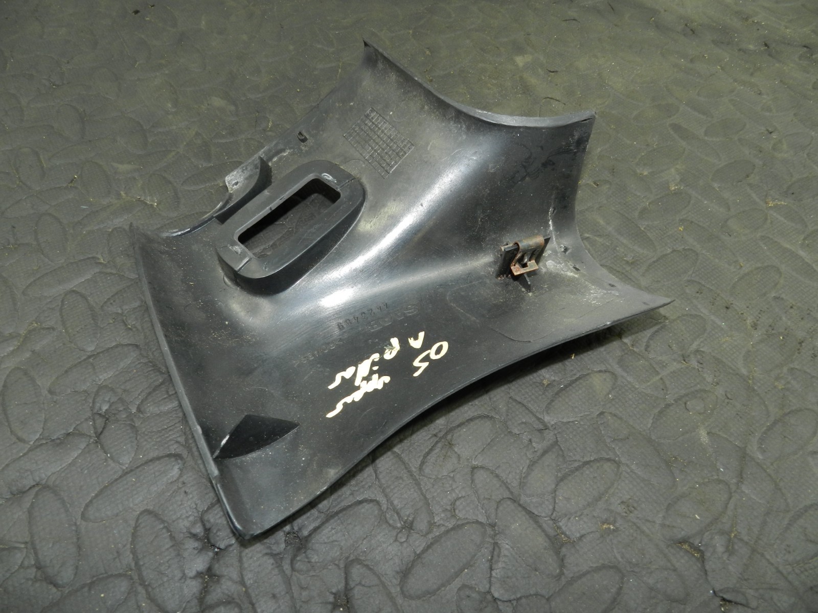 177. 2000 SAAB 9-3 CONVERTIBLE YS3D. DRIVER SIDE UPPER A PILLAR CONVERTIBLE ROOF - Image 4