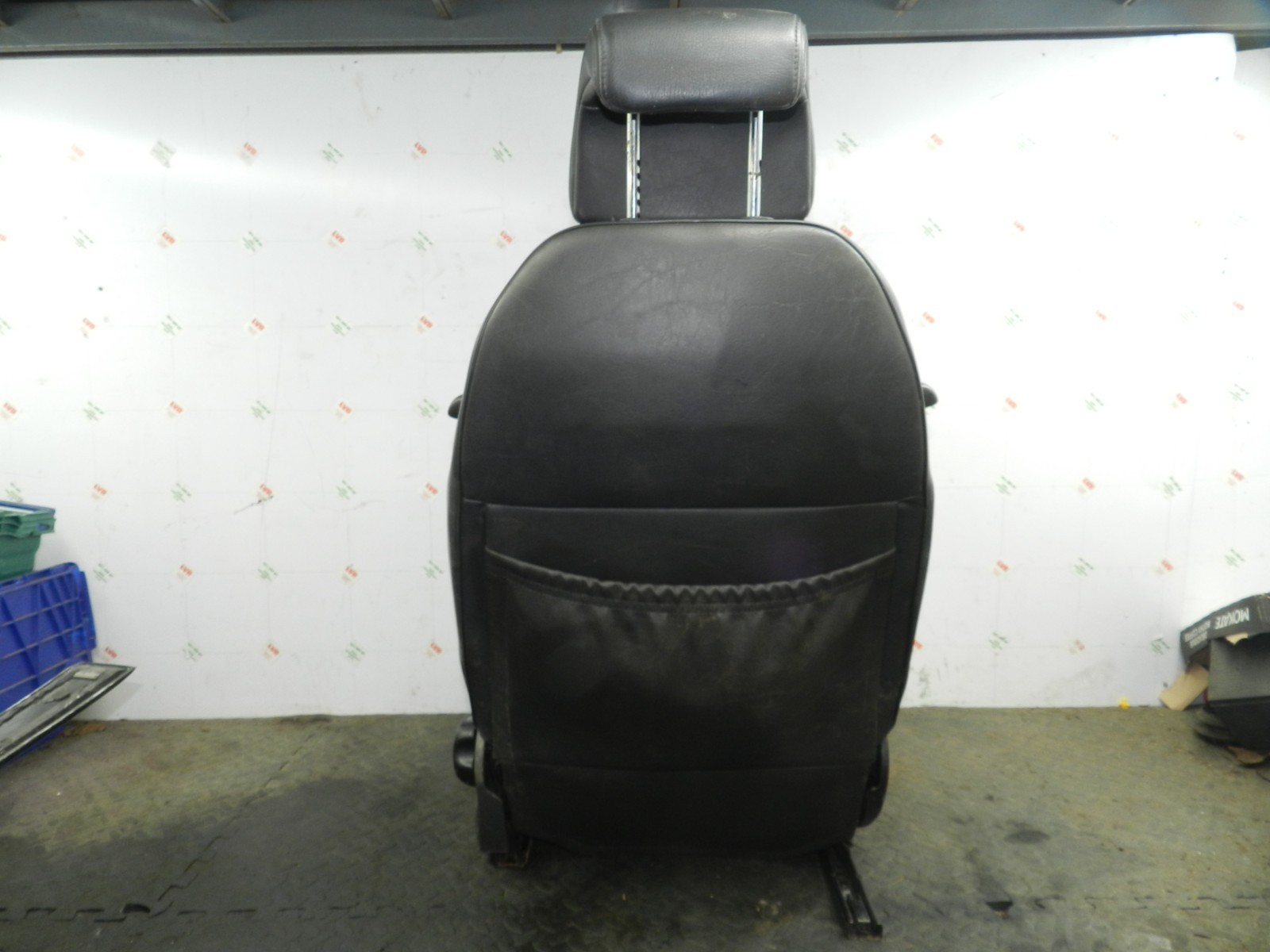 177. 2000 SAAB 9-3 CONVERTIBLE YS3D. FRONT LEATHER SEAT PASSENGER SIDE - Image 5