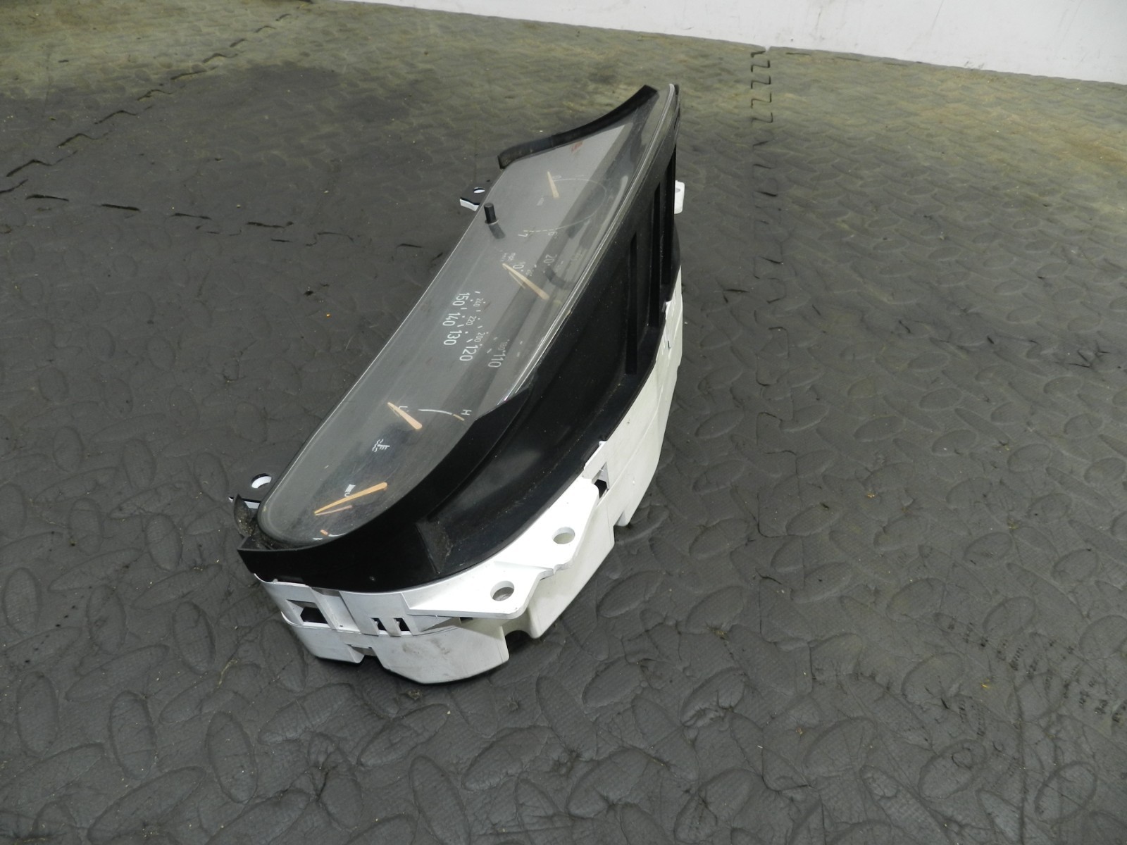 177. 2000 SAAB 9-3 CONVERTIBLE YS3D. SPEEDO SPEEDOMETER INSTRUMENT PANEL CLUSTER - Image 4