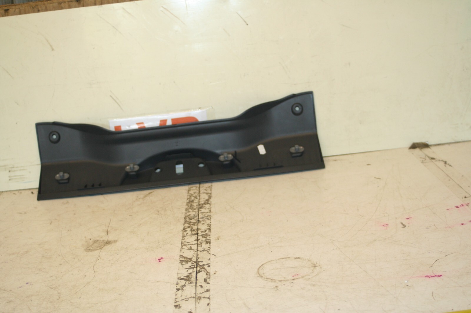 2008 FIAT 500. 1.2 PETROL. BOOT LOWER SLAM TRIM PLASTIC - Image 2