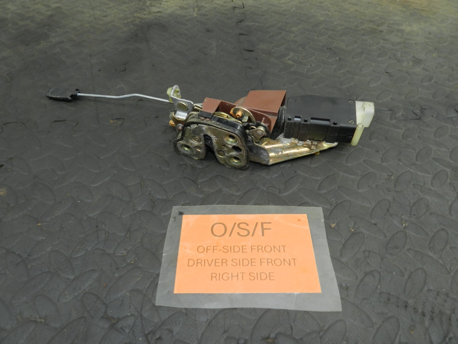 177. 2000 SAAB 9-3 CONVERTIBLE YS3D. DRIVER FRONT DOOR LOCK MOTOR MECHANISM