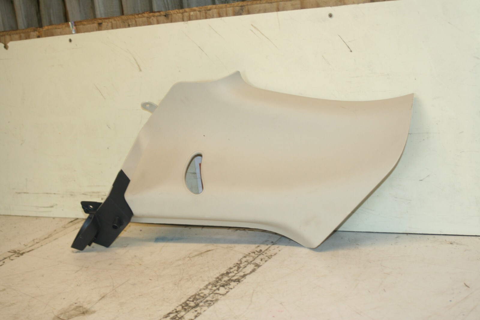 2008 FIAT 500. 1.2 PETROL. C PILLAR PLASTIC TRIM