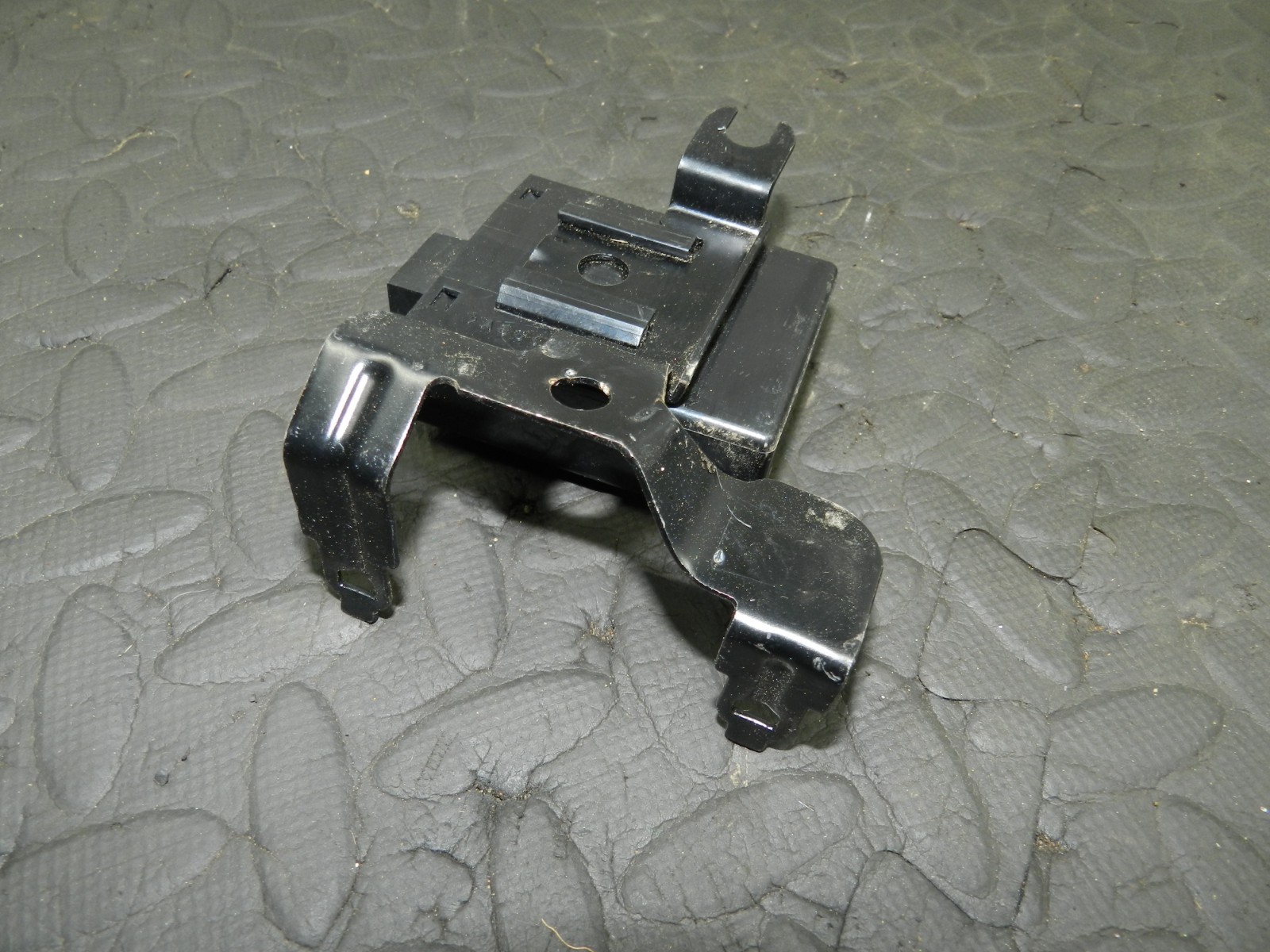 177. 2000 SAAB 9-3 CONVERTIBLE YS3D. TILT SENSOR 5037767 - Image 4