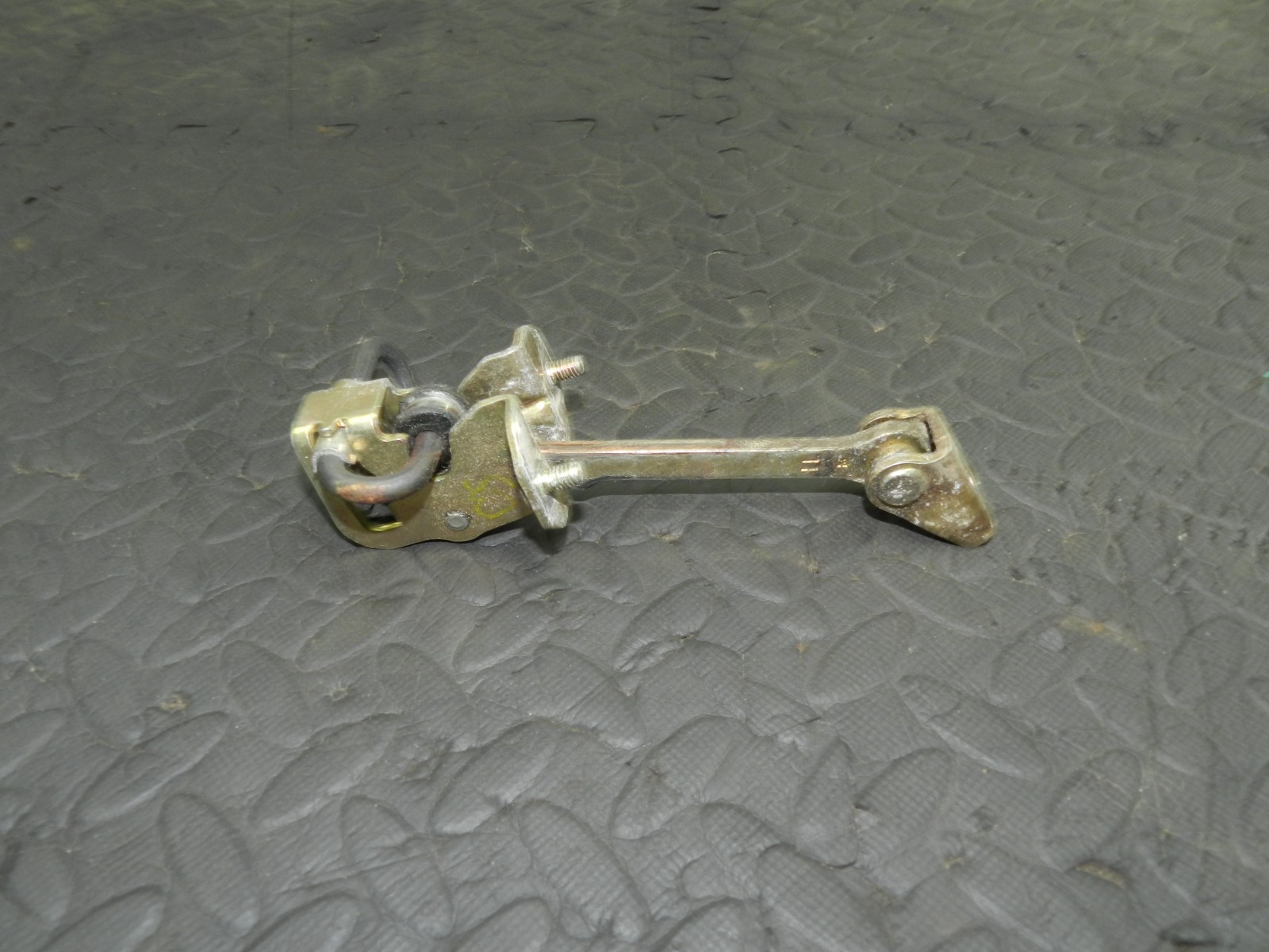 177. 2000 SAAB 9-3 CONVERTIBLE YS3D. DRIVER SIDE DOOR STAY CHECK STRAP - Image 2
