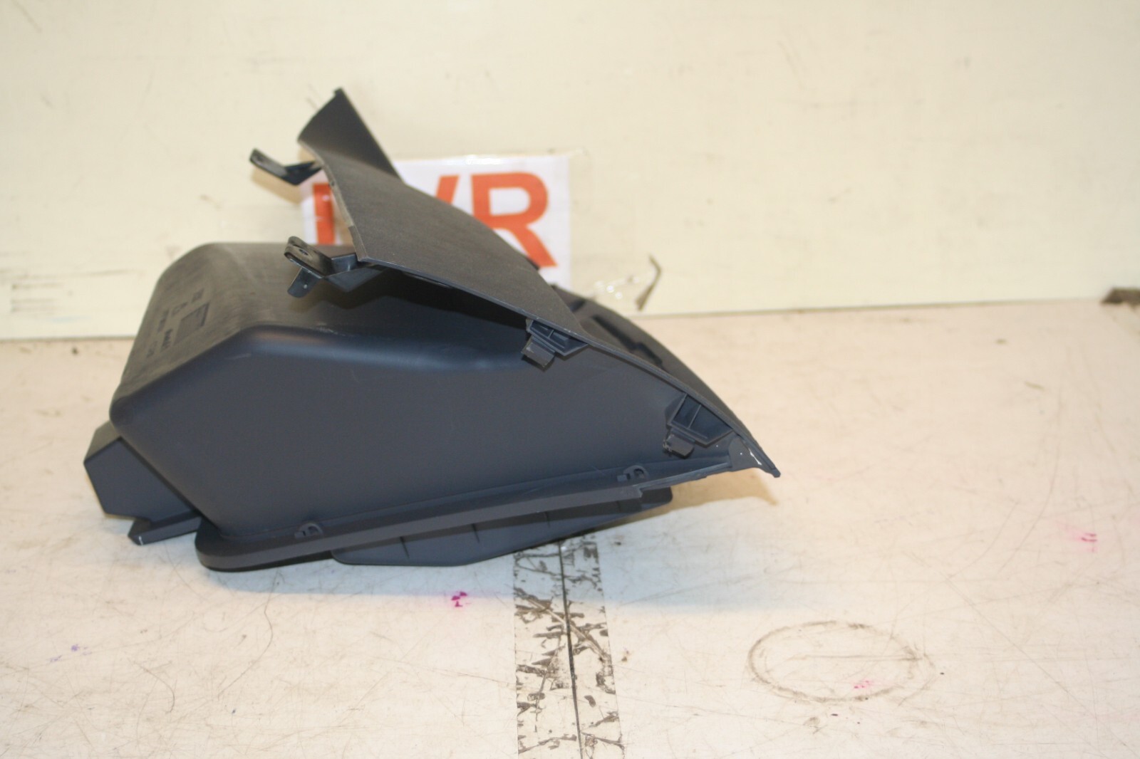 2008 FIAT 500. 1.2 PETROL. DASHBOARD TRIM POCKET STORAGE - Image 2