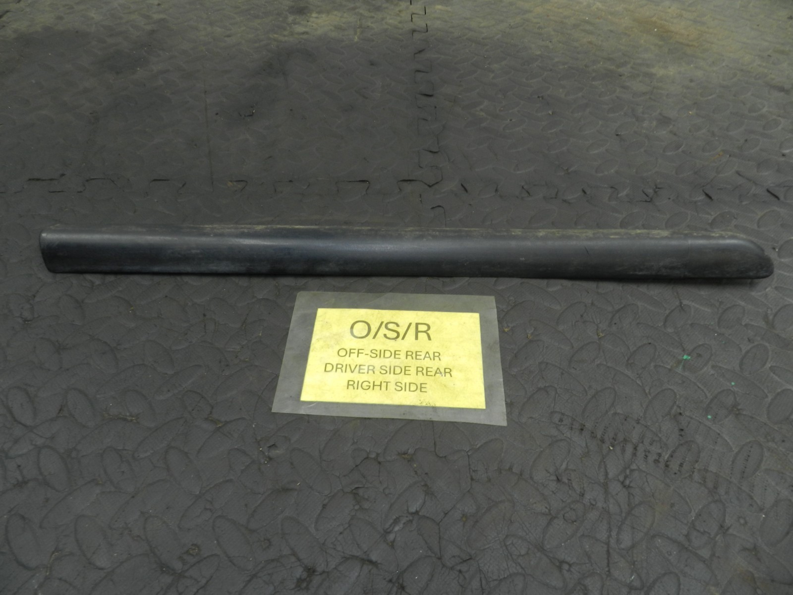 177. 2000 SAAB 9-3 CONVERTIBLE YS3D. DRIVER SIDE REAR QUARTER HINGE TRIM