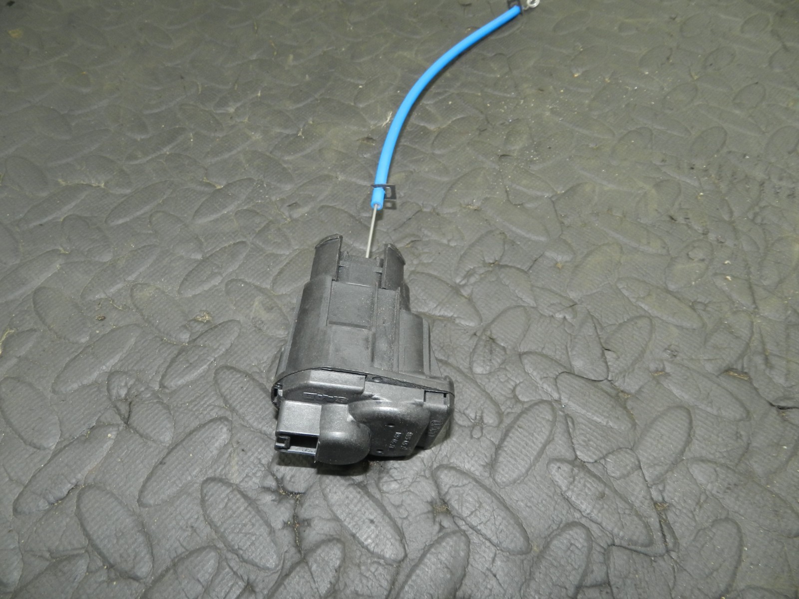 177. 2000 SAAB 9-3 CONVERTIBLE YS3D. HEATER CONTROL FLAP ACTUATOR - Image 4