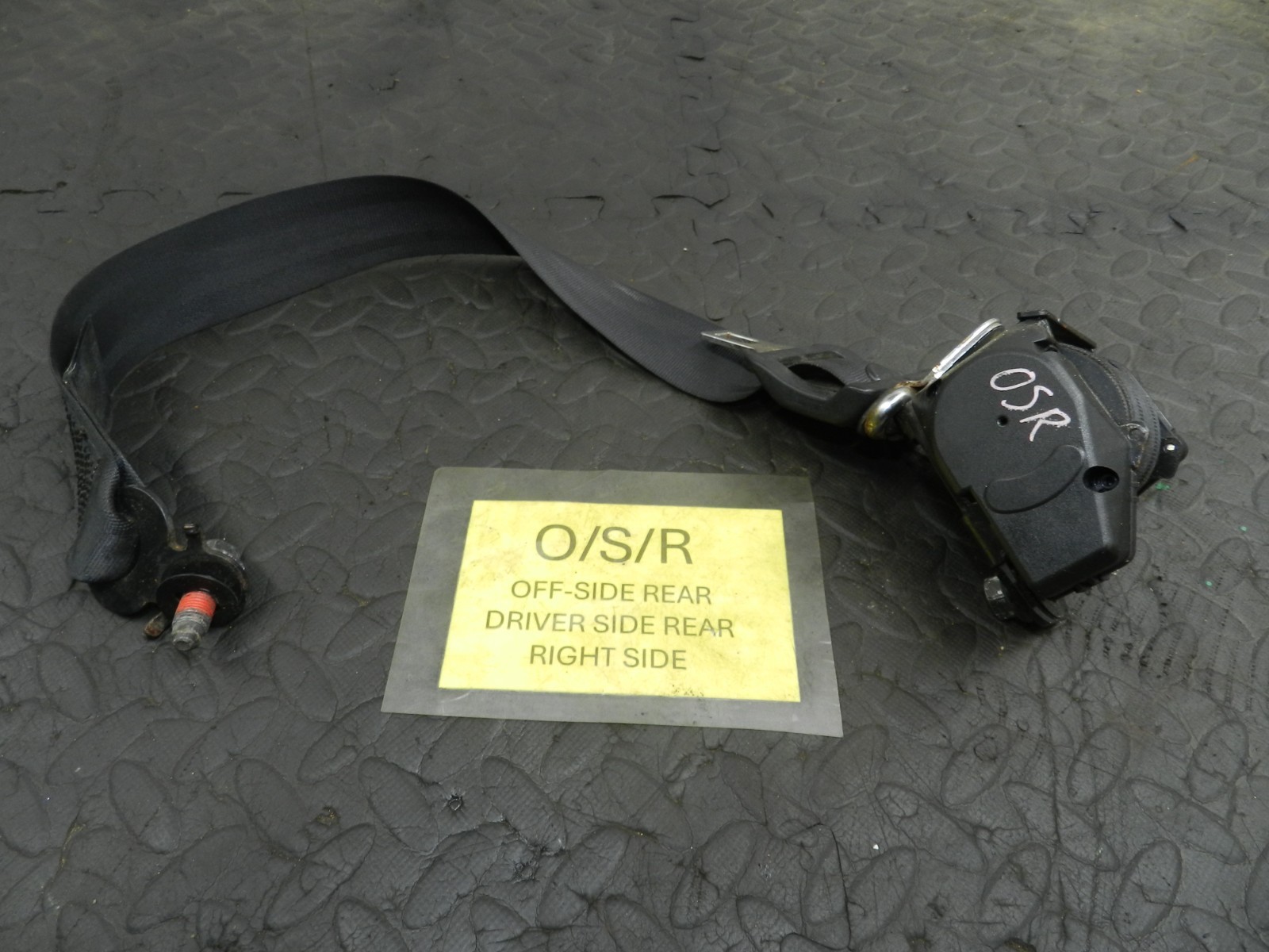 177. 2000 SAAB 9-3 CONVERTIBLE YS3D. DRIVER SIDE REAR SEAT BELT
