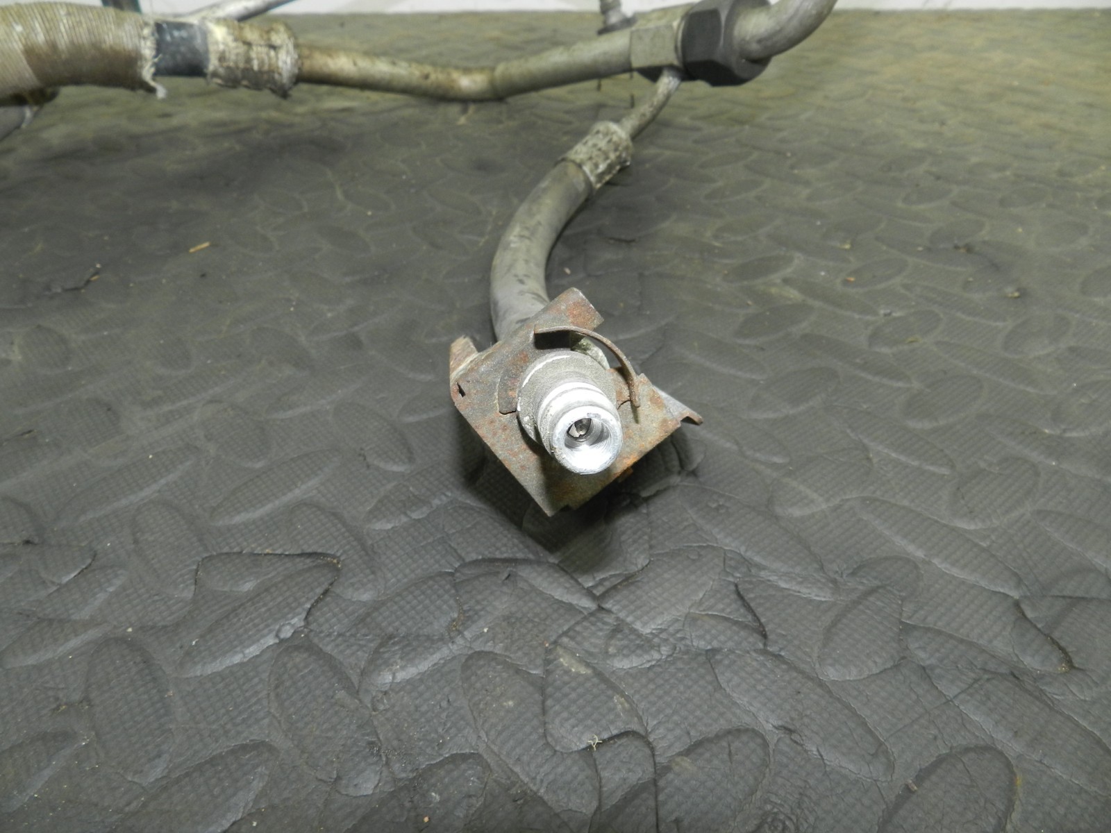 177. 2000 SAAB 9-3 CONVERTIBLE YS3D. AC AIR CON CONDITIONING PIPES - Image 3