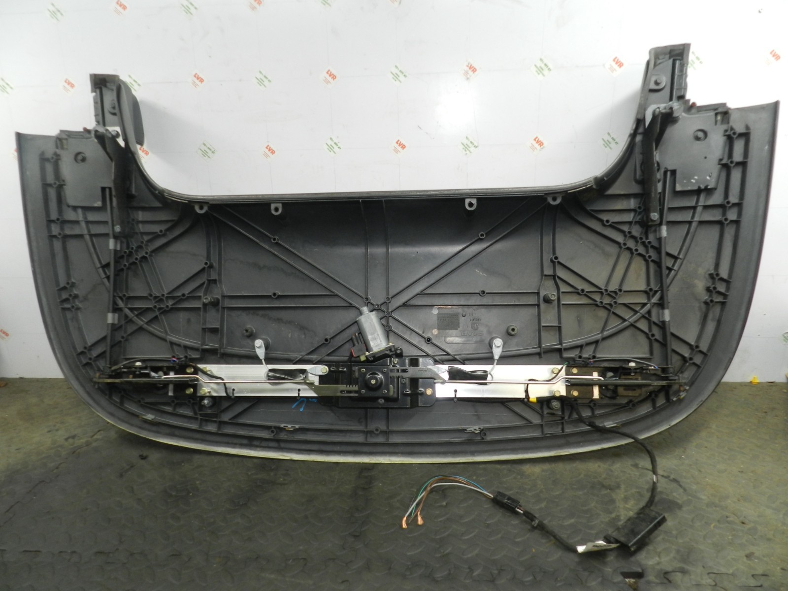 177. 2000 SAAB 9-3 CONVERTIBLE YS3D. CONVERTIBLE ROOF LID COVER - Image 3