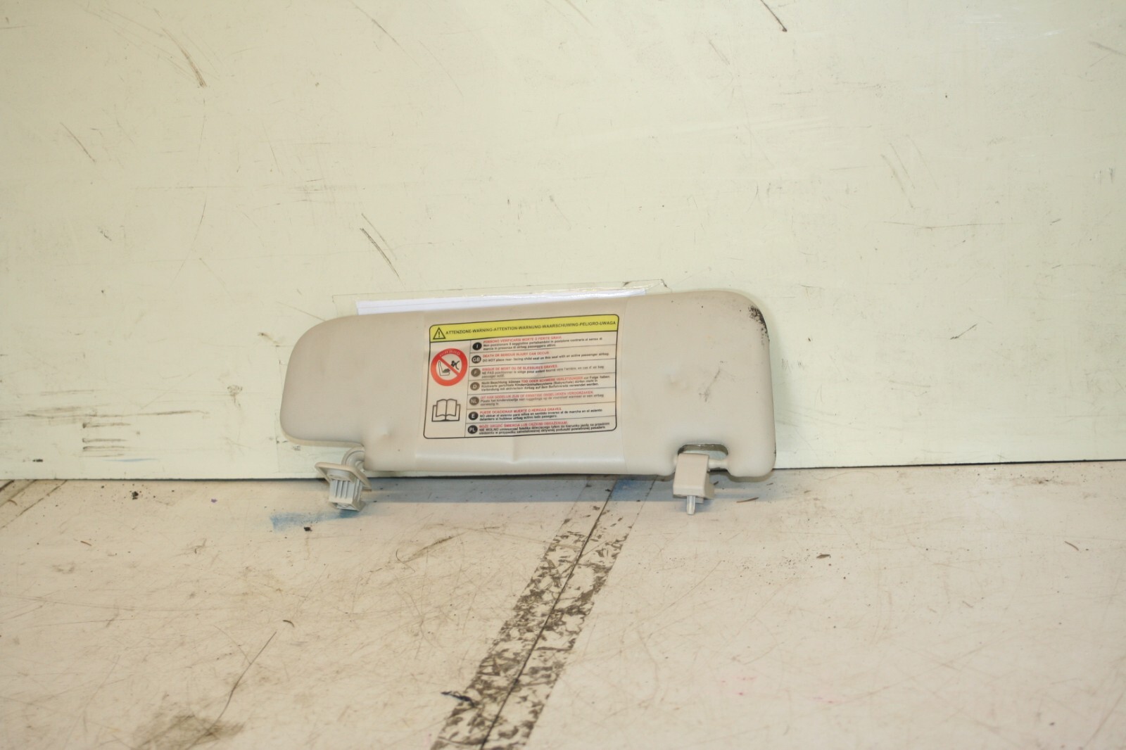 2008 FIAT 500. 1.2 PETROL. PASSENGER SIDE SUN VISOR