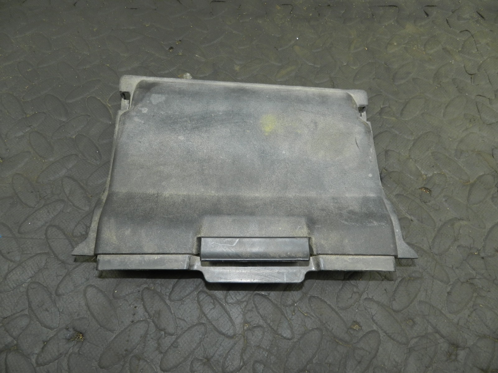 178. 2012 FORD FOCUS MK3. BATTERY COVER