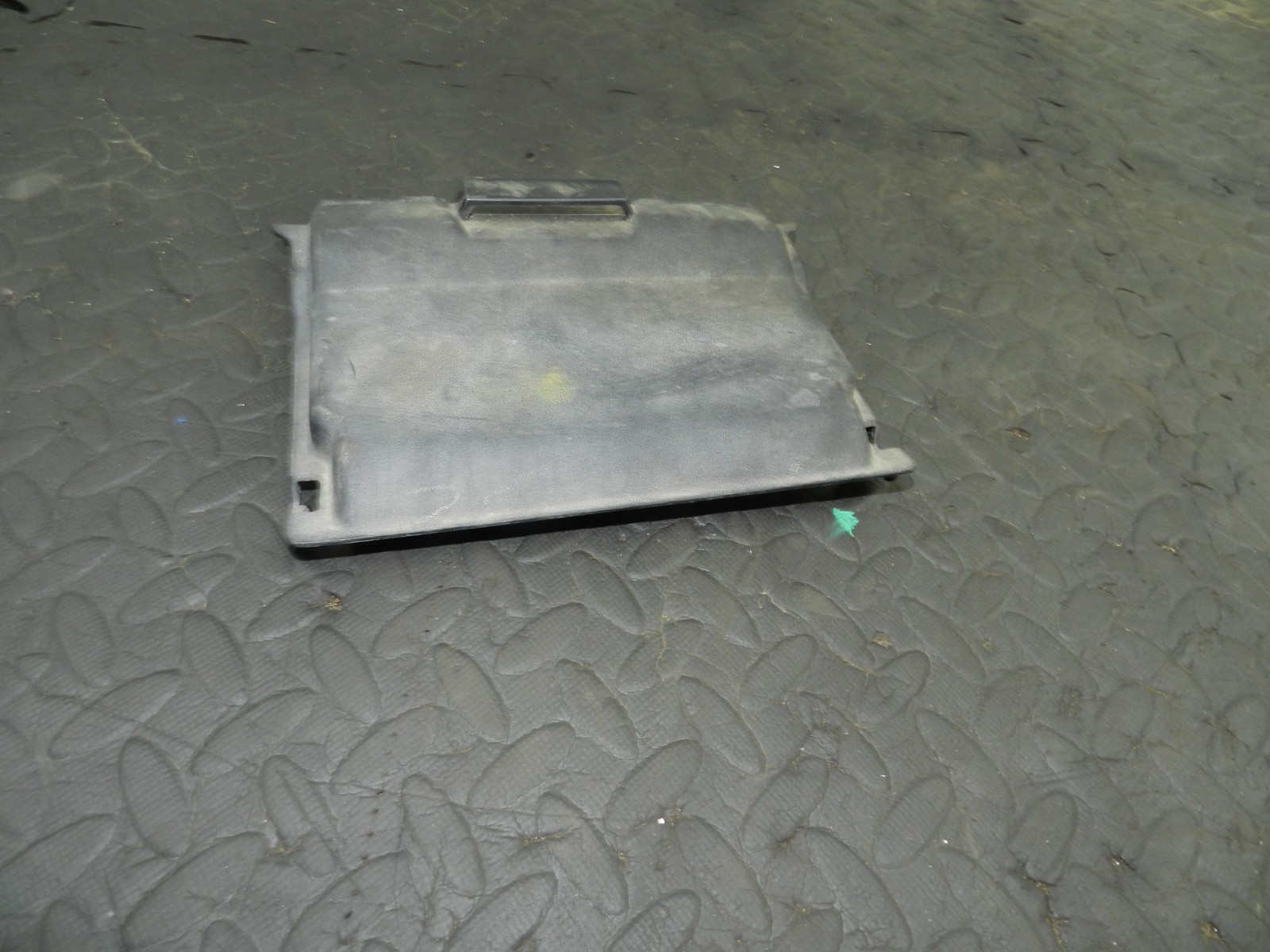 178. 2012 FORD FOCUS MK3. BATTERY COVER - Image 2