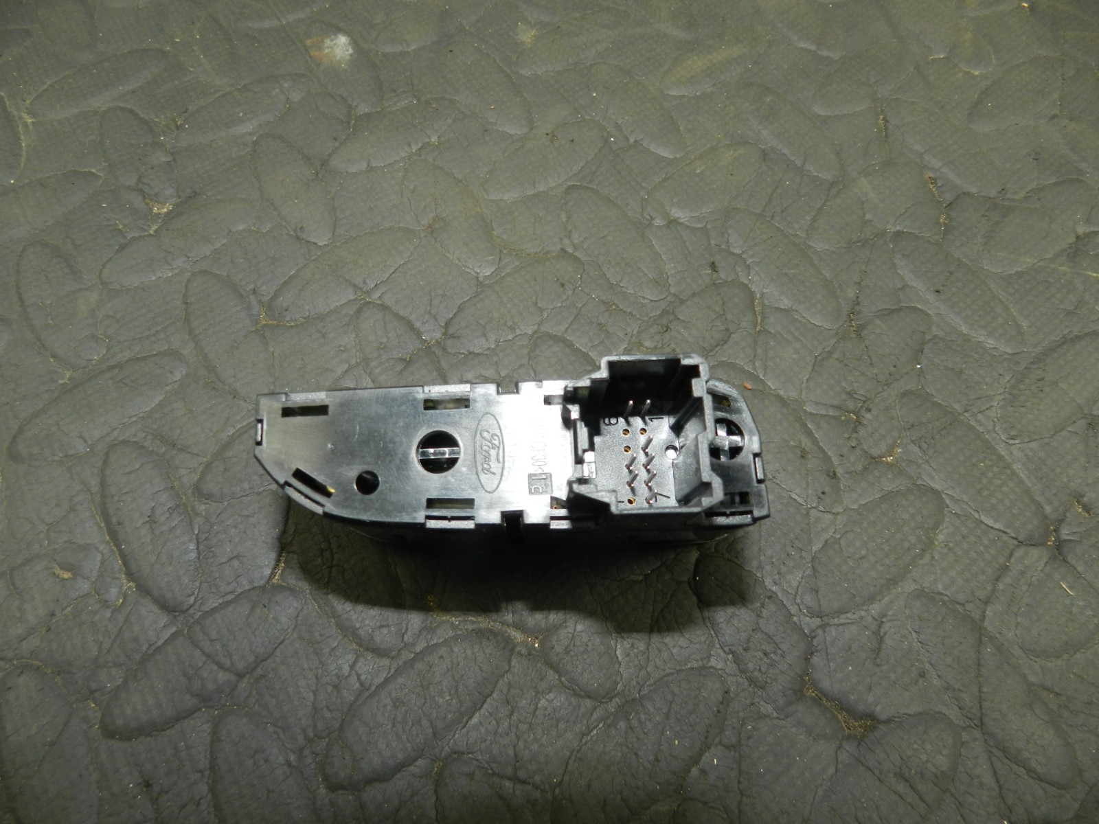 178. 2012 FORD FOCUS MK3. AUTO PARKING STOP / START BUTTONS - Image 2
