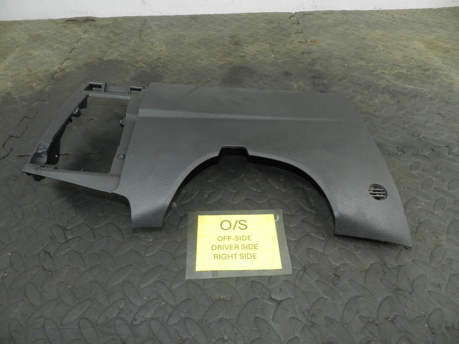 178. 2012 FORD FOCUS MK3. DRIVER SIDE LOWER DASH BOARD