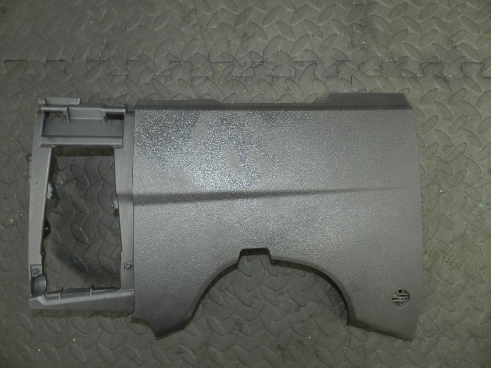 178. 2012 FORD FOCUS MK3. DRIVER SIDE LOWER DASH BOARD - Image 2