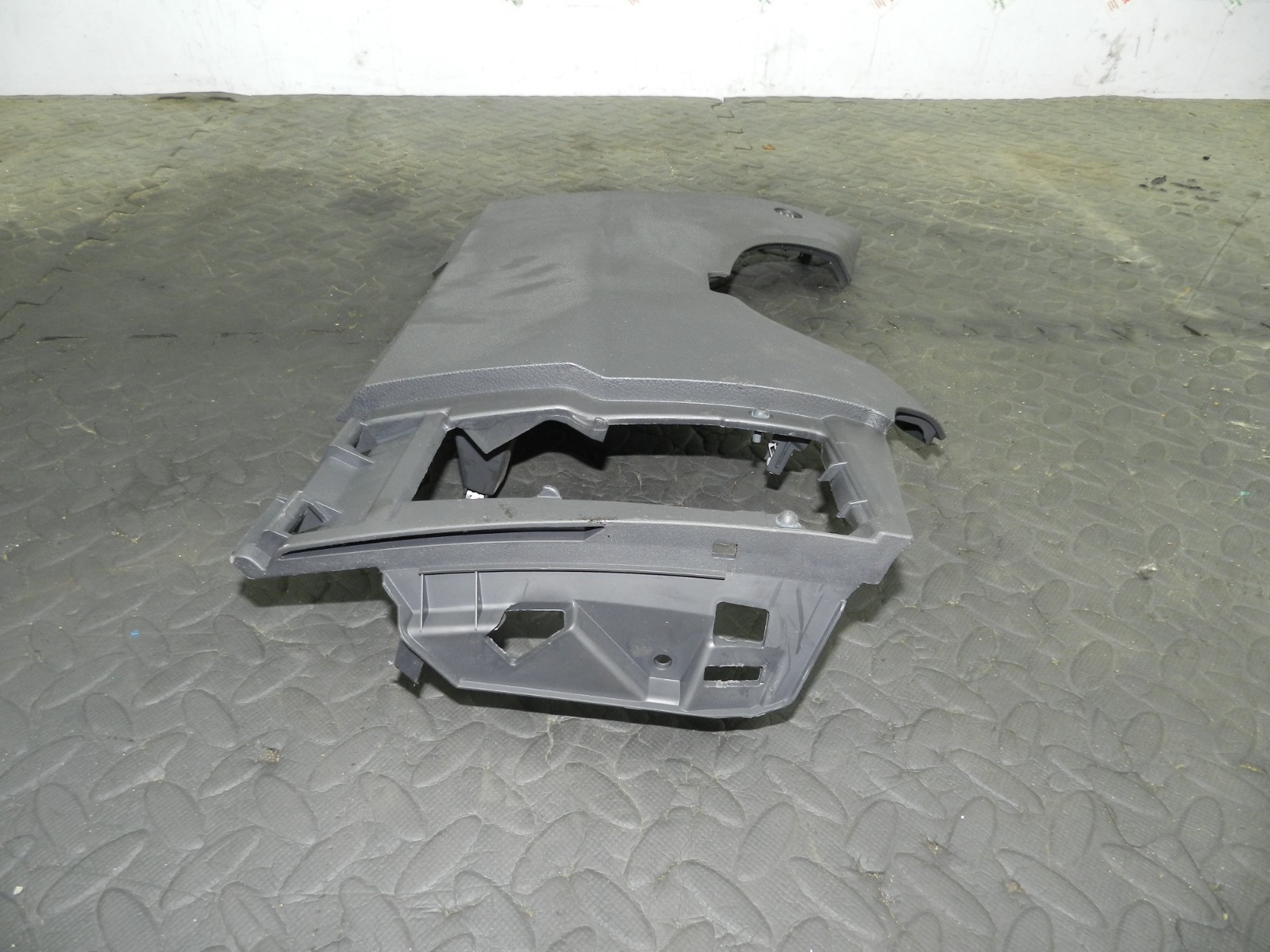 178. 2012 FORD FOCUS MK3. DRIVER SIDE LOWER DASH BOARD - Image 3