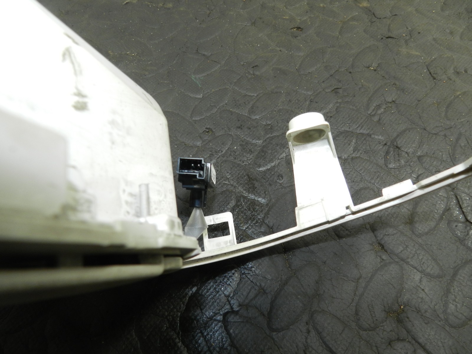178. 2012 FORD FOCUS MK3. ROOF STORAGE PANEL LIGHT PANEL - Image 3
