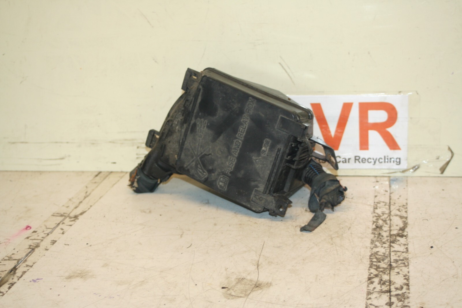 2008 FIAT 500. 1.2 PETROL. ENGINE BAY FUSE BOX BOARD