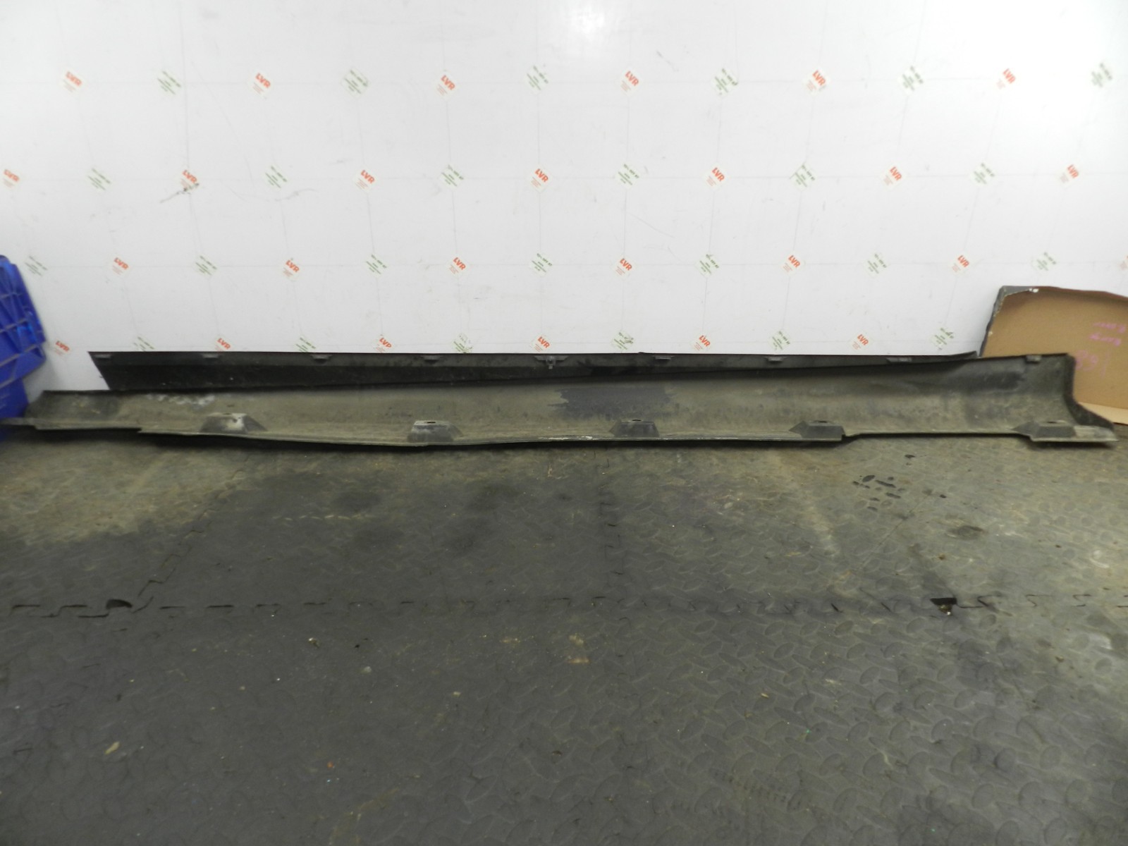 178. 2012 FORD FOCUS MK3. DRIVER SIDE SKIRT TRIM - Image 5