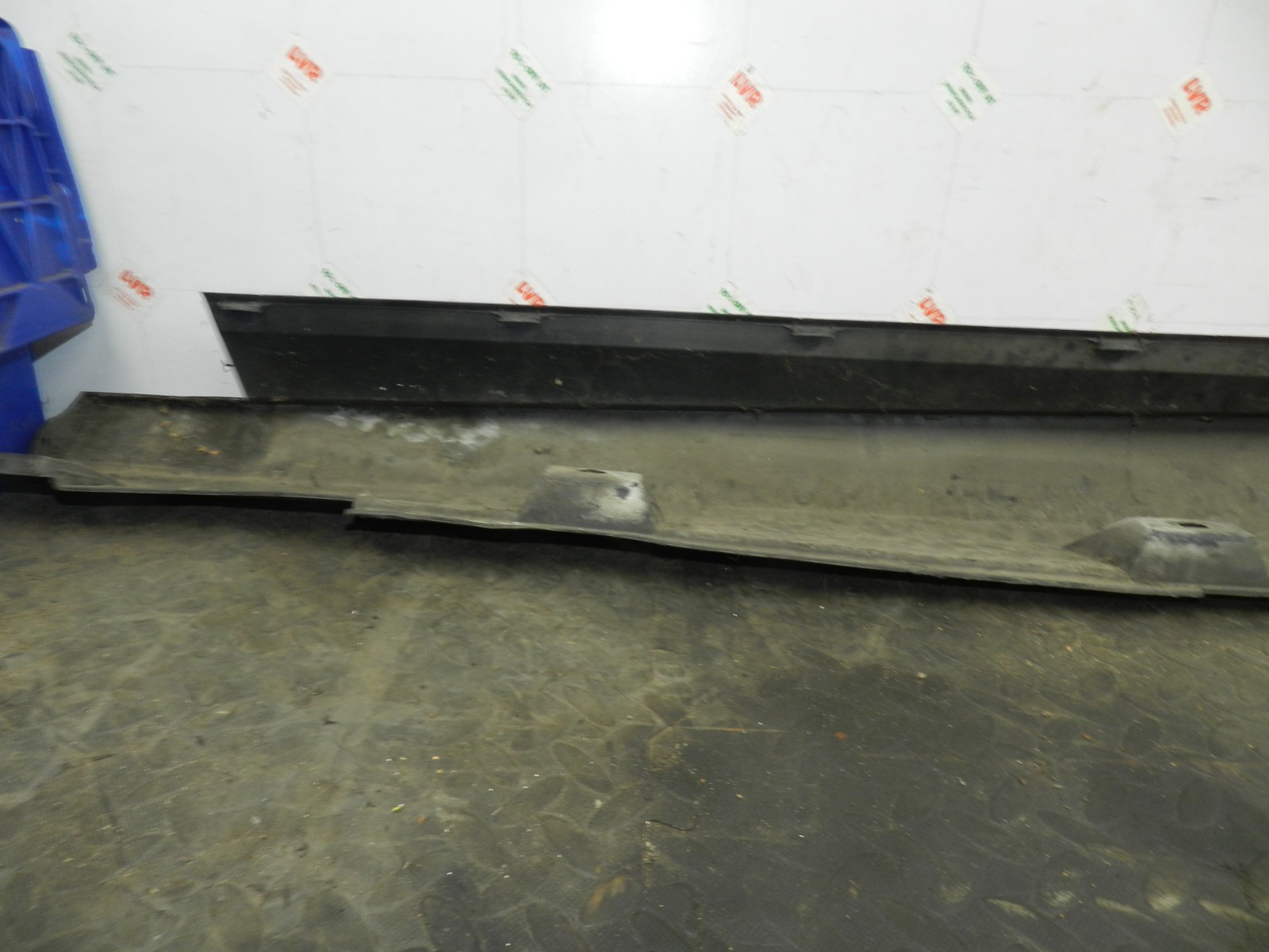 178. 2012 FORD FOCUS MK3. DRIVER SIDE SKIRT TRIM - Image 6