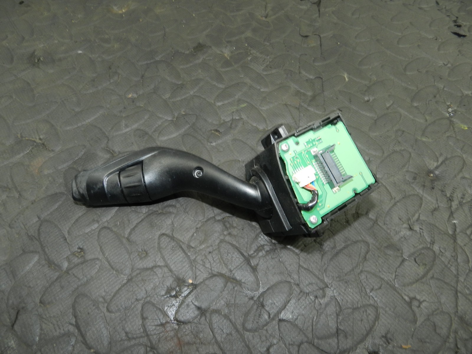 178. 2012 FORD FOCUS MK3. WIPER STALK - Image 2