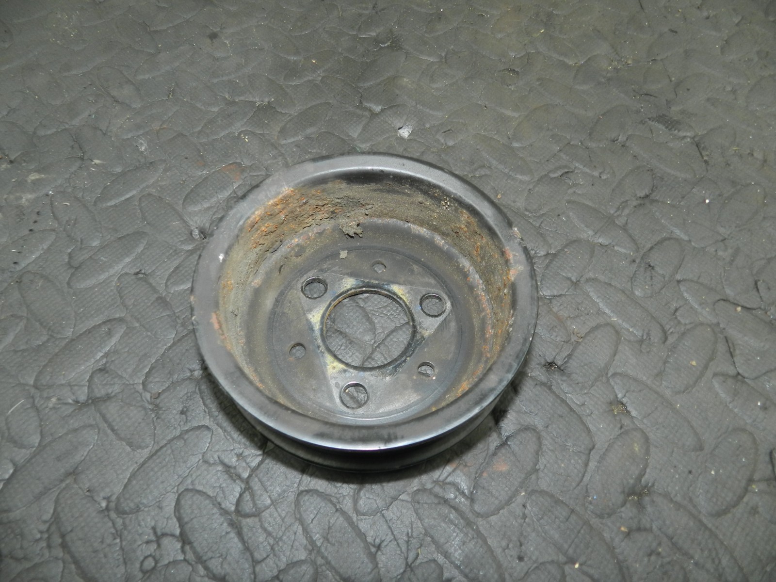178. 2012 FORD FOCUS MK3. WATER PUMP PULLEY - Image 2