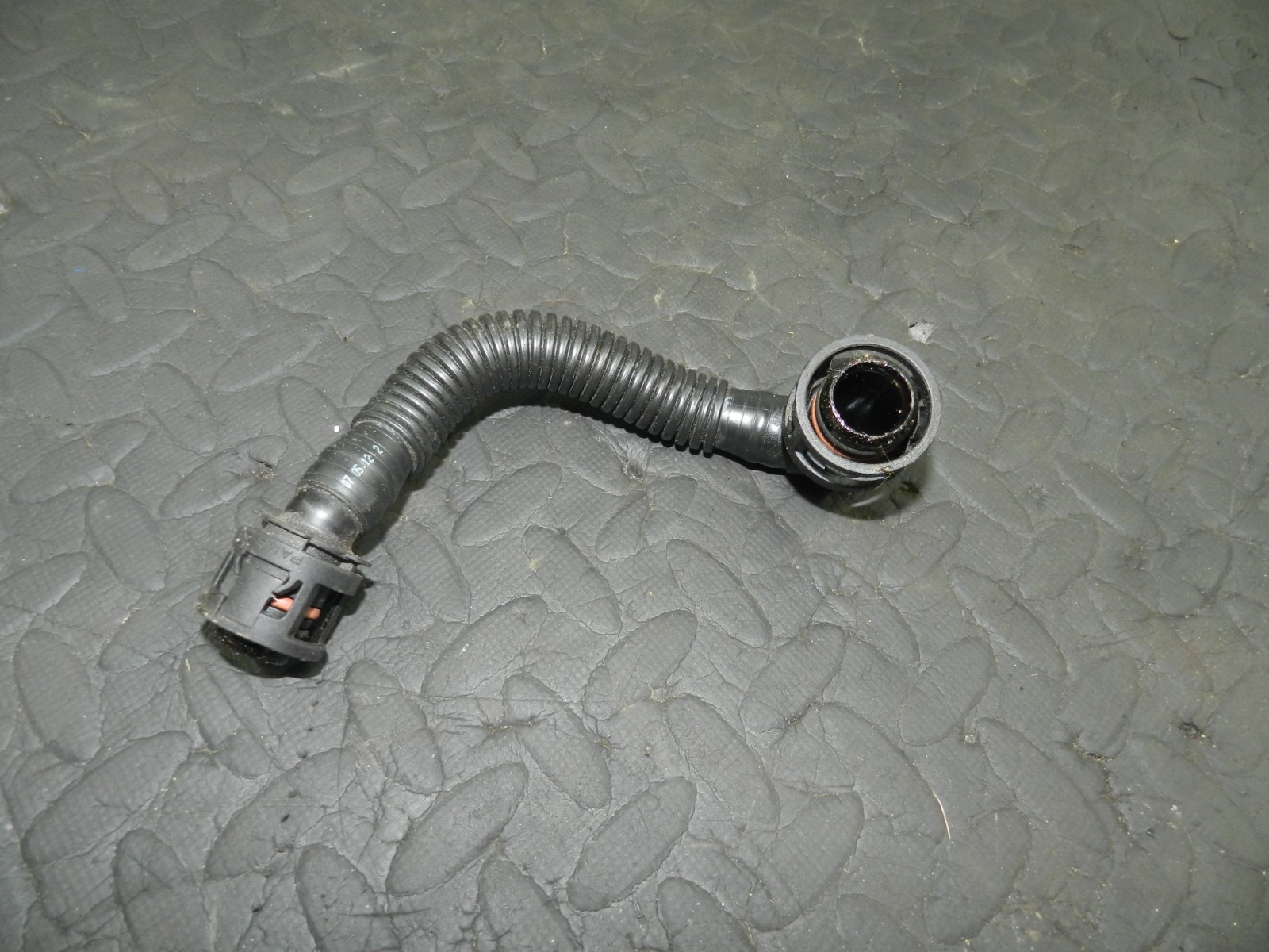 178. 2012 FORD FOCUS MK3. BREATHER PIPE CRANK CASE