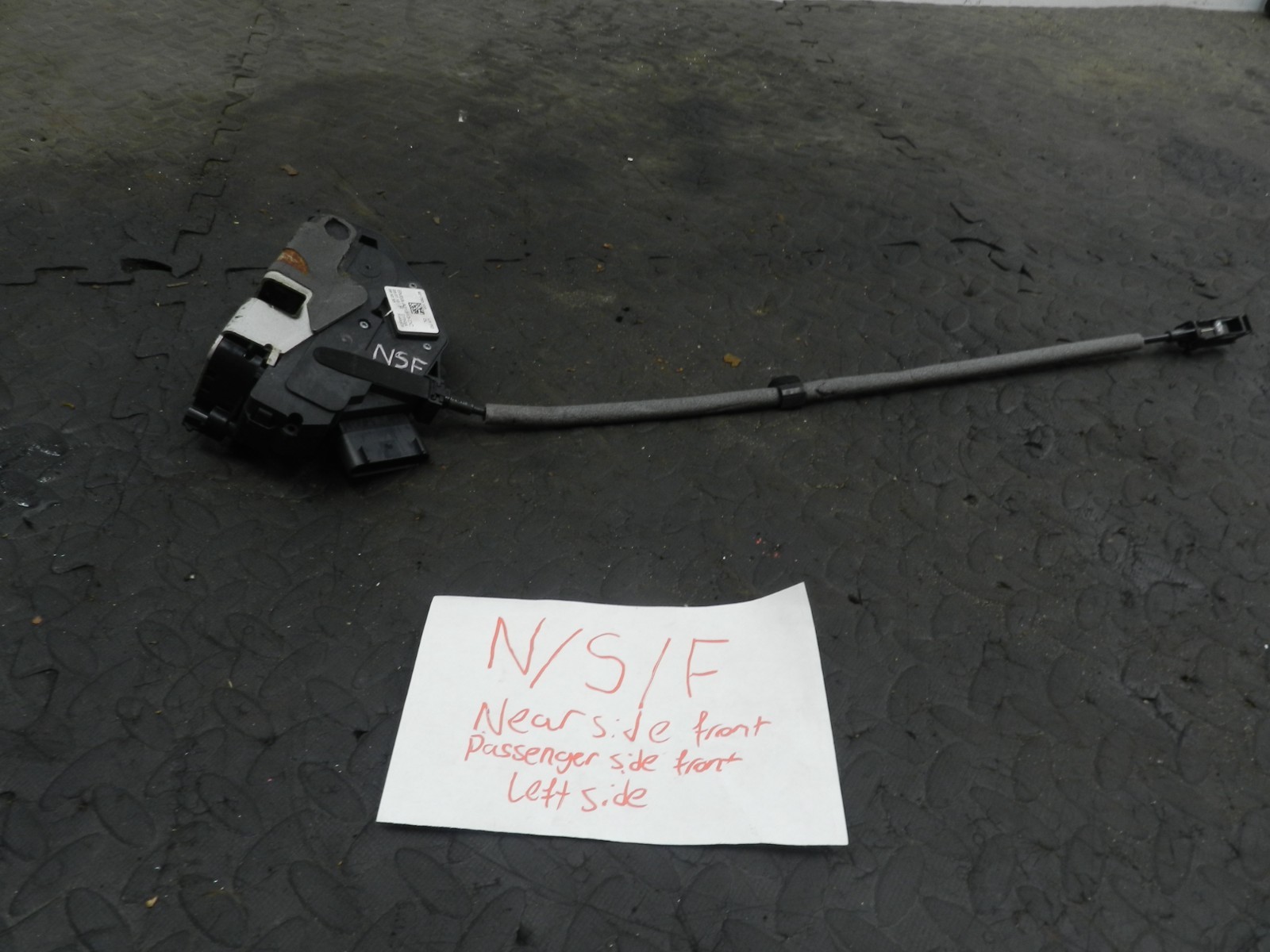 178. 2012 FORD FOCUS MK3. PASSENGER SIDE FRONT DOOR LOCK MECHANISM