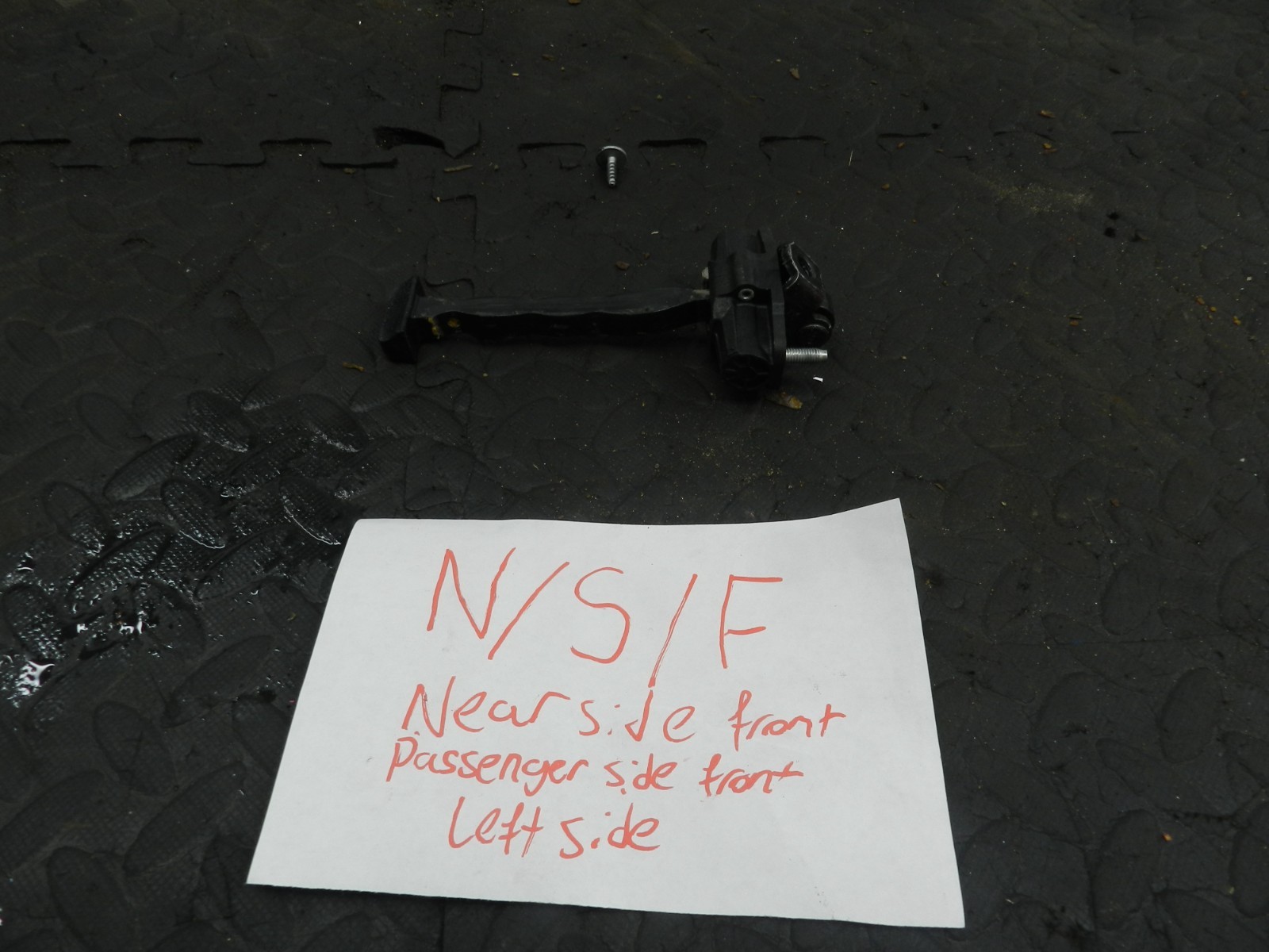 178. 2012 FORD FOCUS MK3. PASSENGER SIDE FRONT DOOR STAY CHECK STRAP
