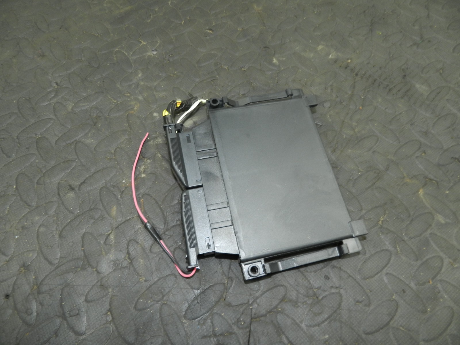172. 2011 JEEP GRAND CHEROKEE MK4 WK2. GEAR BOX CONTROL UNIT MODULE P05150729AD