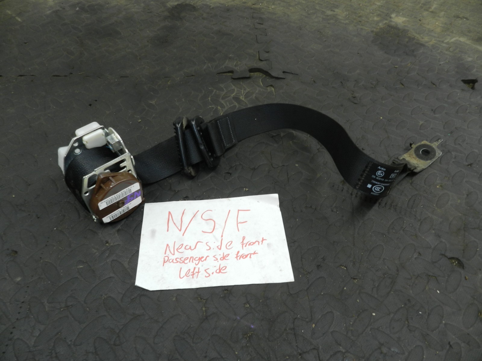 172. 2011 JEEP GRAND CHEROKEE MK4 WK2. PASSENGER SIDE FRONT SEAT BELT