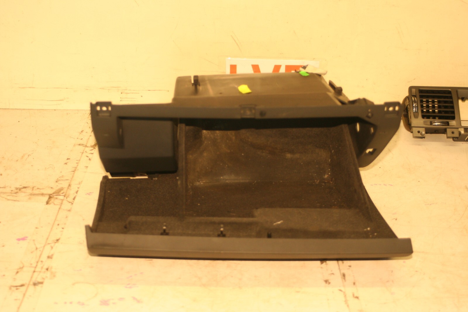 2008 VAUXHALL VECTRA C, 2.2 PETROL. GLOVE BOX - Image 3