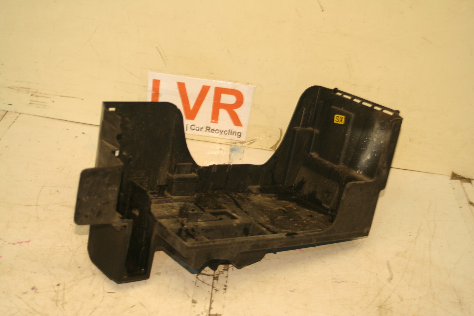 2008 VAUXHALL VECTRA C, 2.2 PETROL. BATTERY TRAY