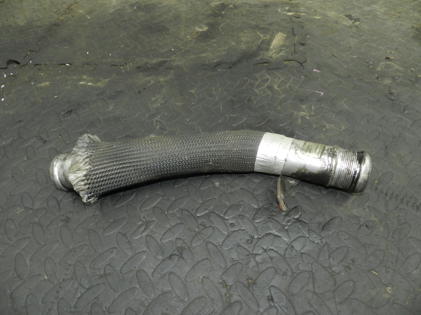 172. 2011 JEEP GRAND CHEROKEE MK4 WK2. METAL AIR INTAKE PIPE