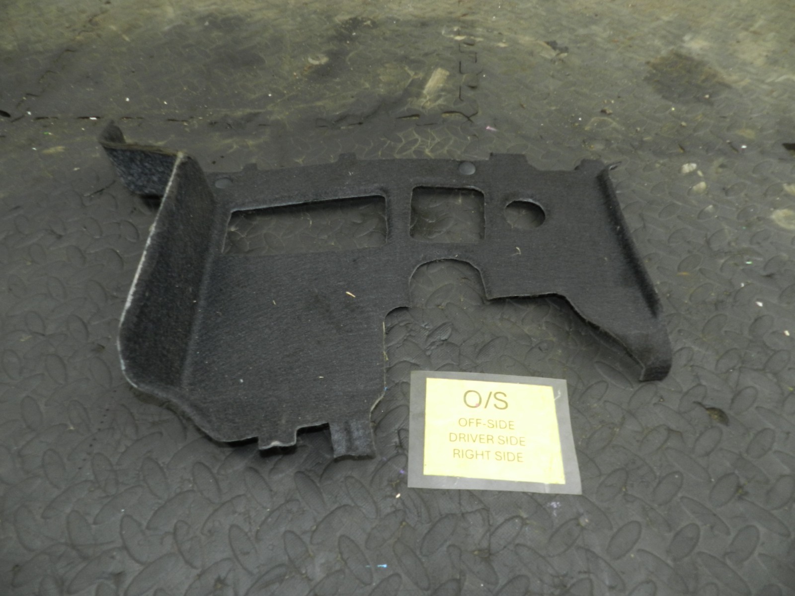 172. 2011 JEEP GRAND CHEROKEE MK4 WK2. DRIVER SIDE LOWER DASH BOARD TRIM