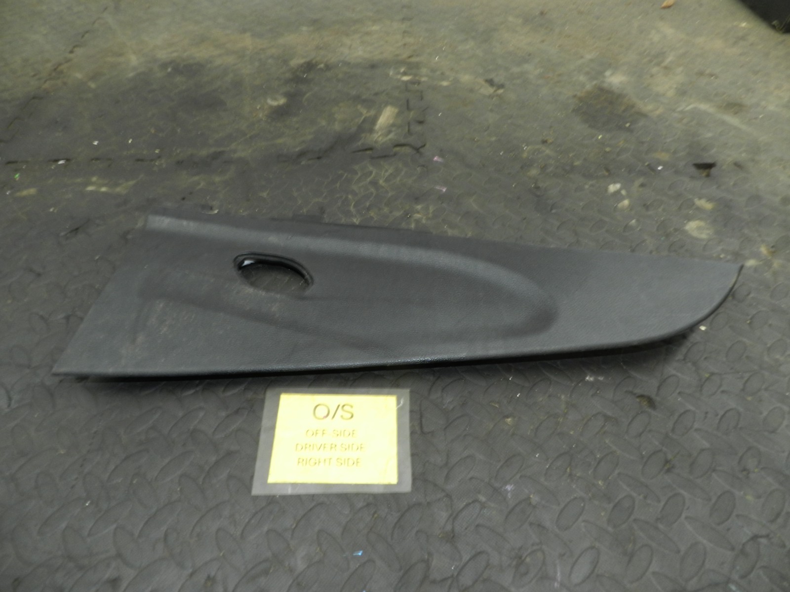 172. 2011 JEEP GRAND CHEROKEE MK4 WK2. DRIVER SIDE CENTRE CONSOLE PANEL TRIM