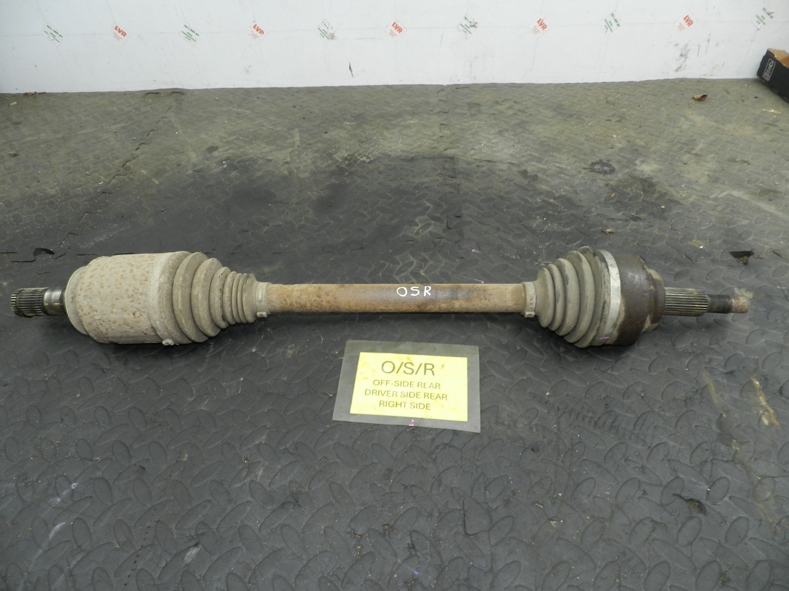 172. 2011 JEEP GRAND CHEROKEE MK4 WK2. DRIVER SIDE REAR DRIVE SHAFT