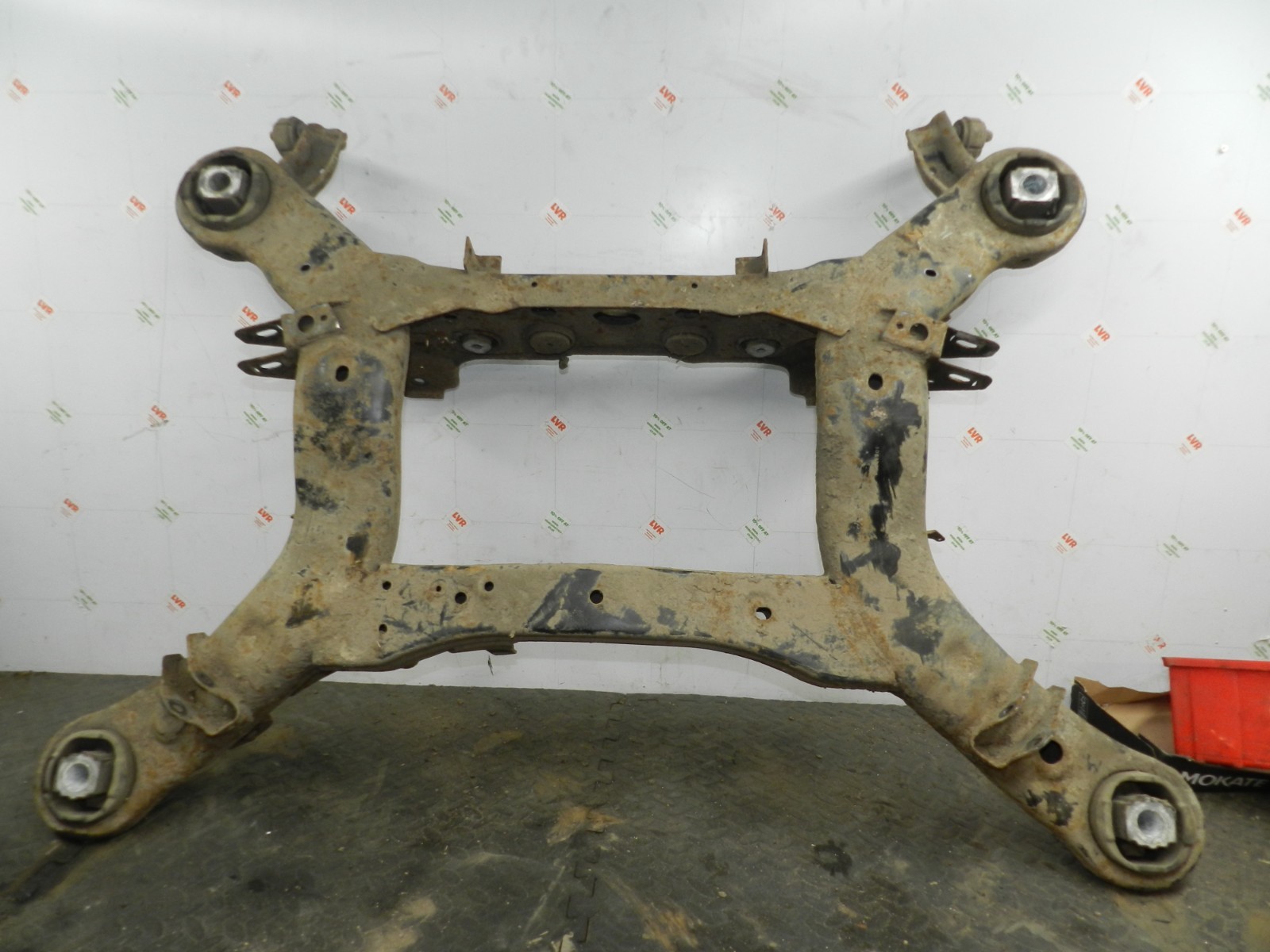 172. 2011 JEEP GRAND CHEROKEE MK4 WK2. REAR SUSPENSION SUB FRAME
