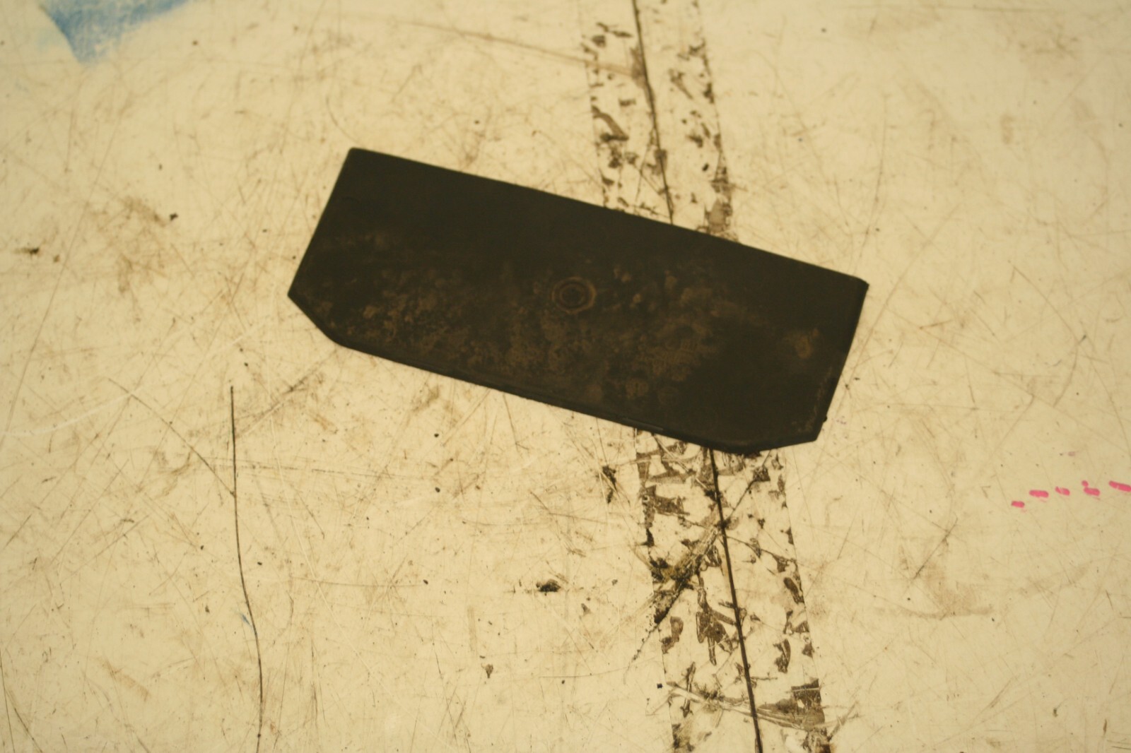 2008 VAUXHALL VECTRA C, 2.2 PETROL. RUBBER MAT CUBBY HOLE LINING - Image 2
