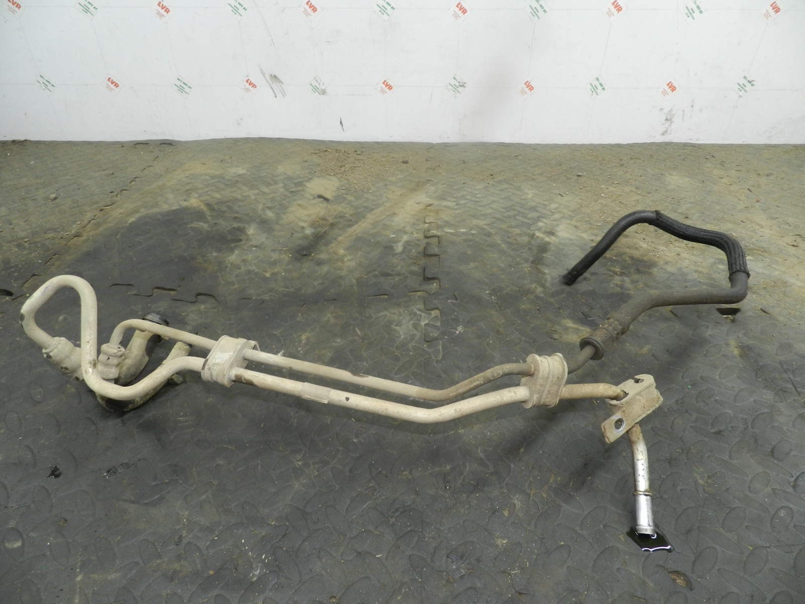 172. 2011 JEEP GRAND CHEROKEE MK4 WK2. POWER STEERING PIPES - Image 2