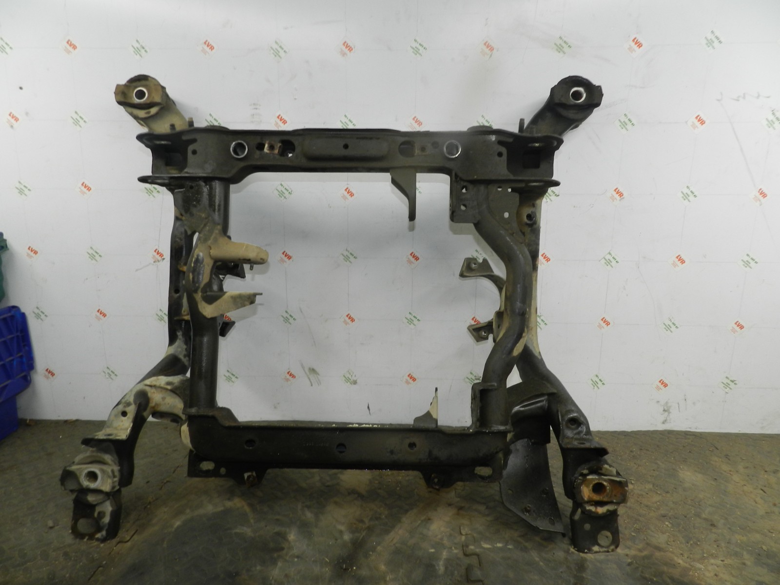172. 2011 JEEP GRAND CHEROKEE MK4 WK2. FRONT SUSPENSION SUB FRAME