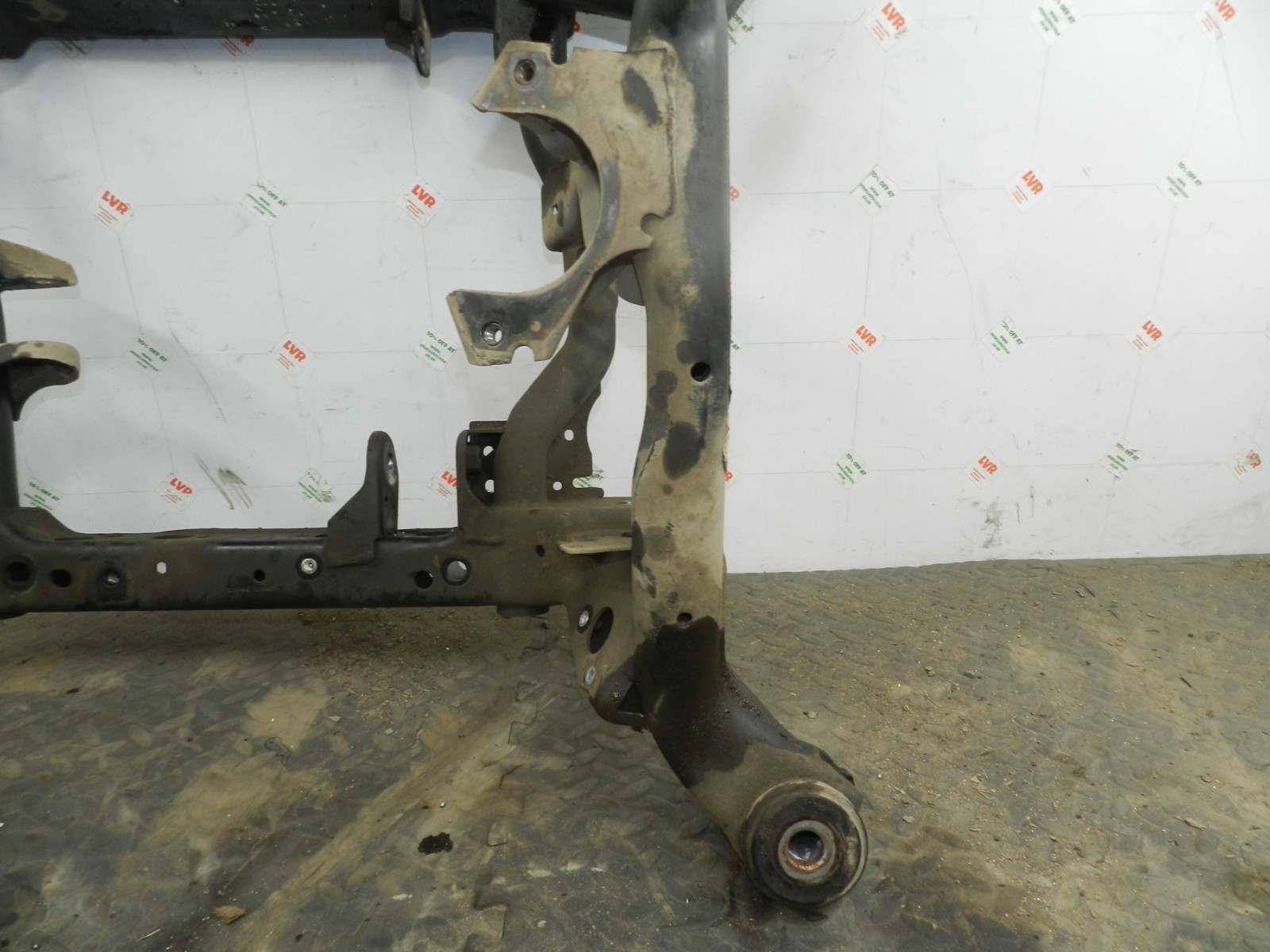 172. 2011 JEEP GRAND CHEROKEE MK4 WK2. FRONT SUSPENSION SUB FRAME - Image 10