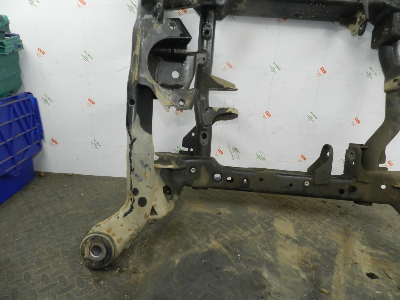 172. 2011 JEEP GRAND CHEROKEE MK4 WK2. FRONT SUSPENSION SUB FRAME - Image 11